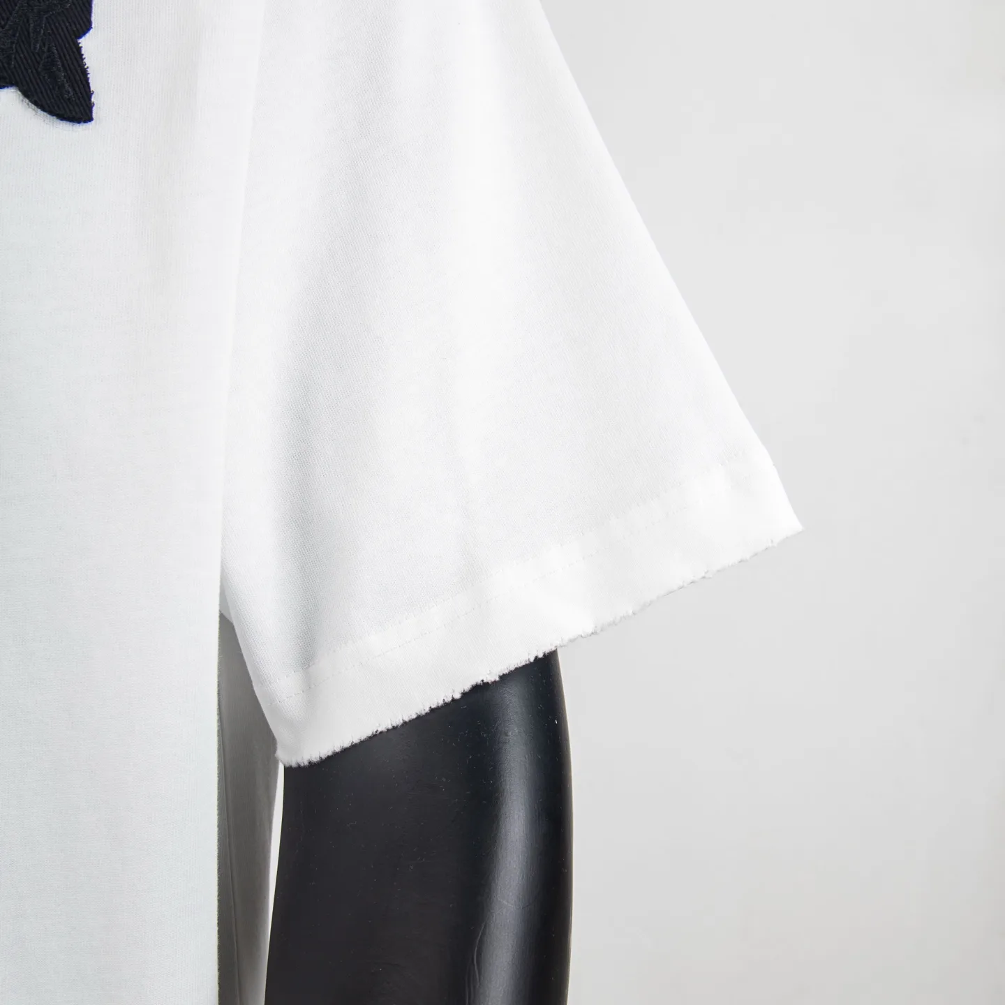 Logo Patch Distressed Cotton T-Shirt D12512309 — view 6