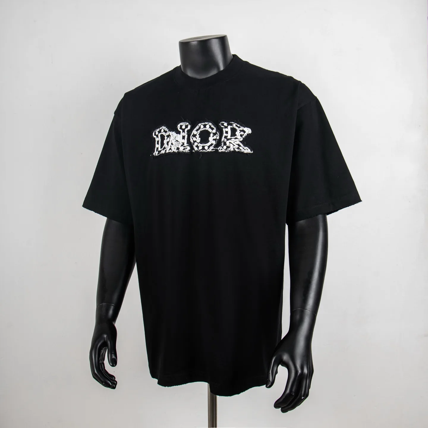 Distressed Logo Patch Cotton T-Shirt D12512307