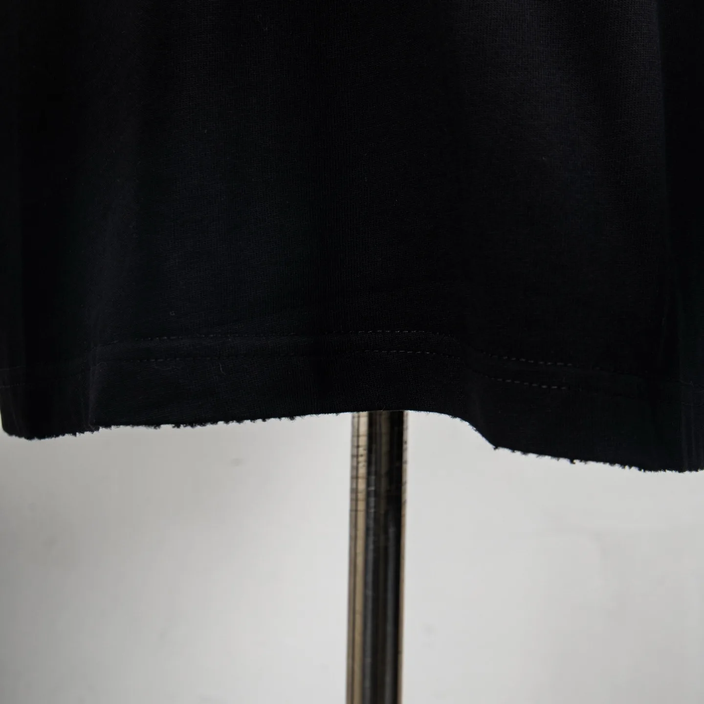 Distressed Logo Patch Cotton T-Shirt D12512307 — view 8