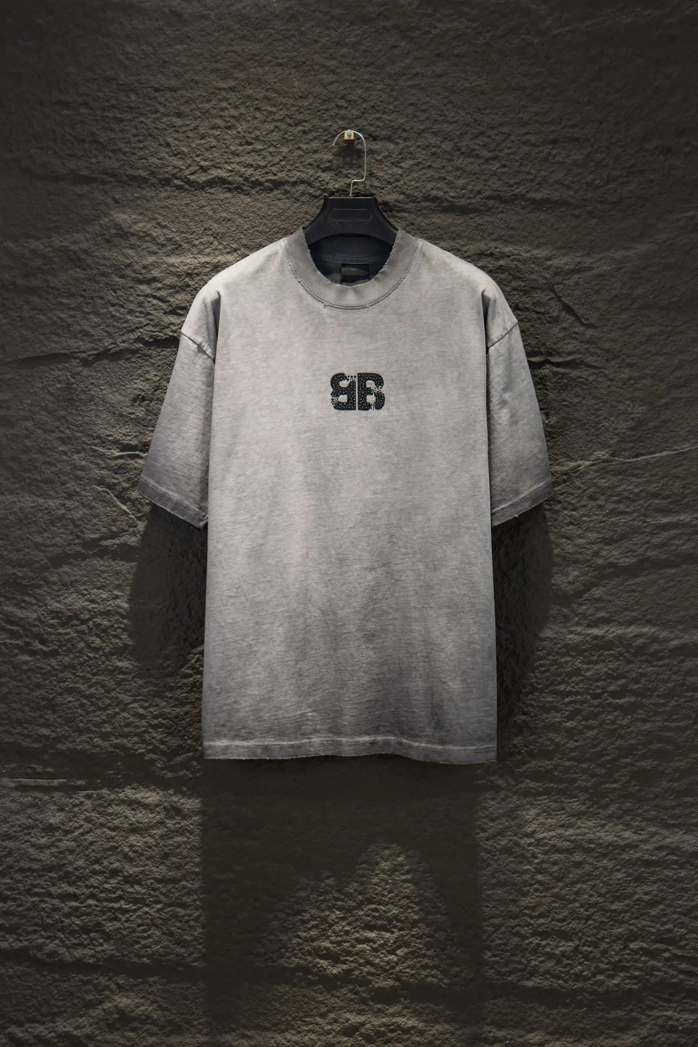 Oversized Distressed Rhinestone Logo T-Shirt D12514989