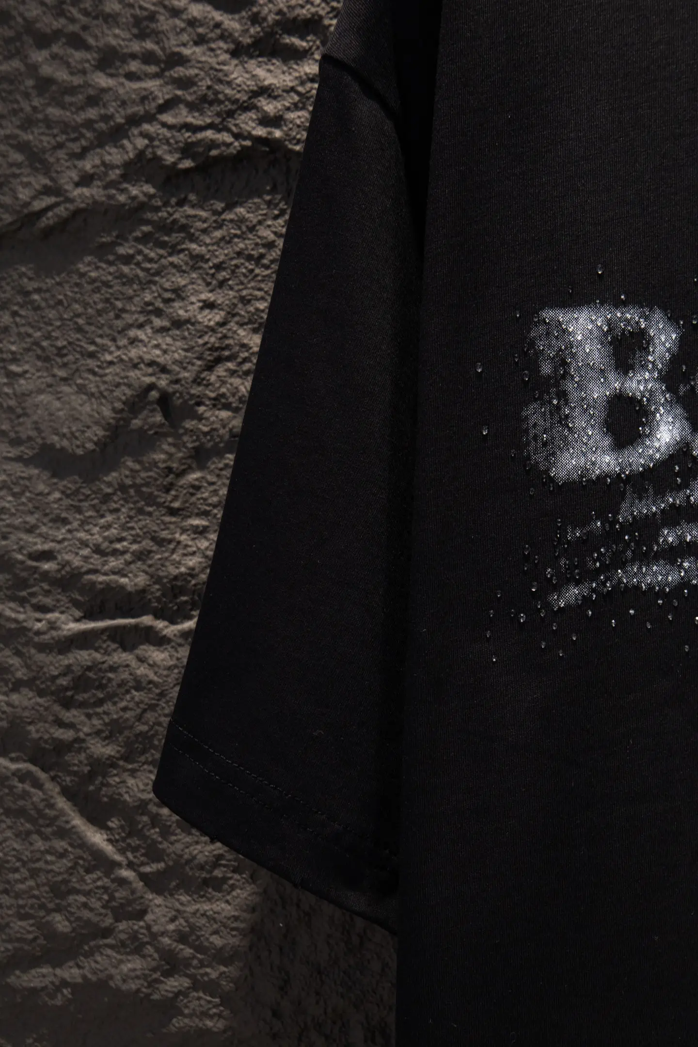 Oversized Rhinestone-Logo Distressed T-Shirt D13014985 — view 5