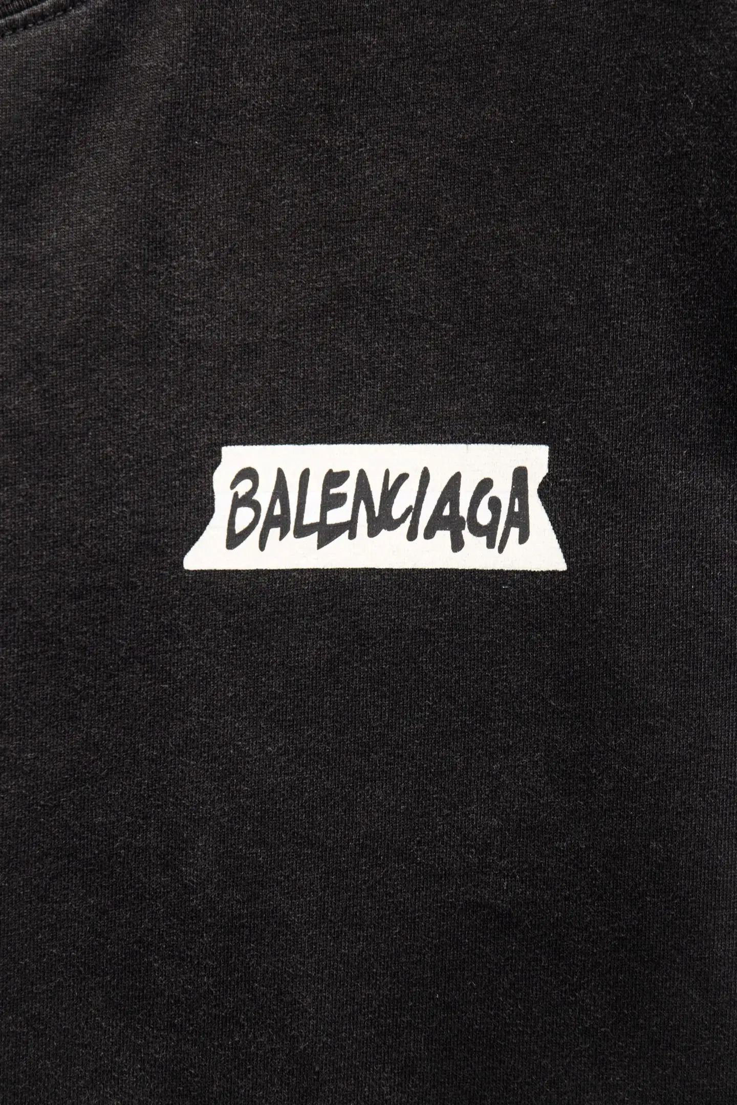 Oversized Distressed Tape Logo Long-Sleeve T-Shirt D14922916 — view 4