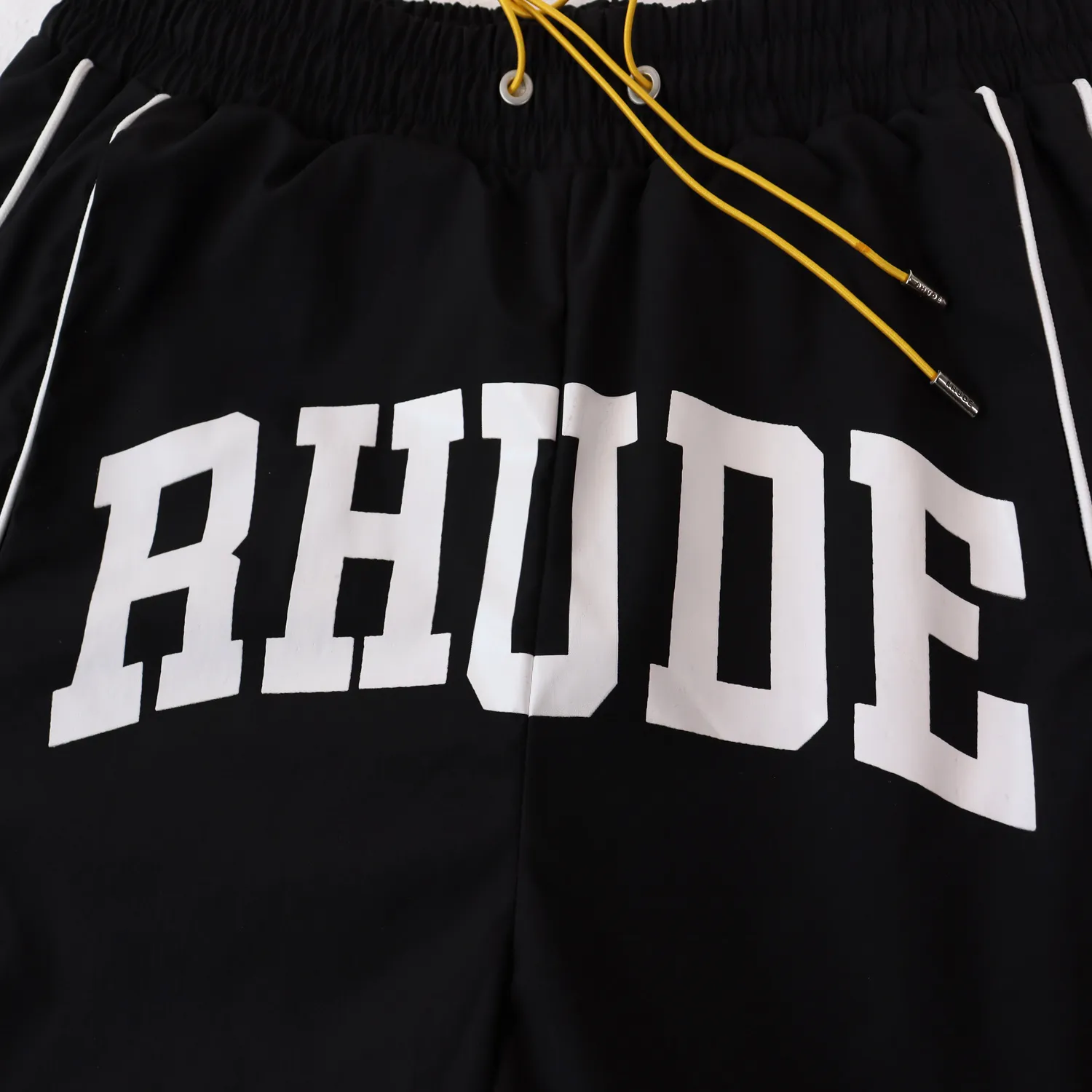 Logo-Print Paneled Mesh Shorts D9211773 — view 6