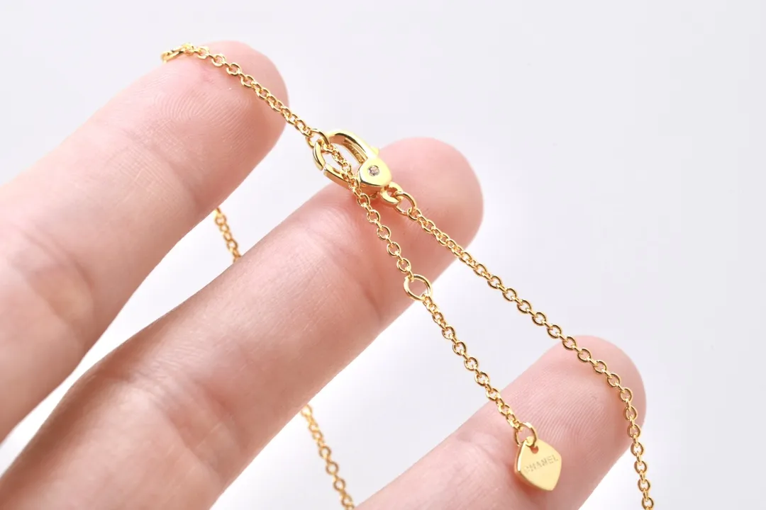 Quilted Crescent Moon Pendant Necklace D11016655 — view 4