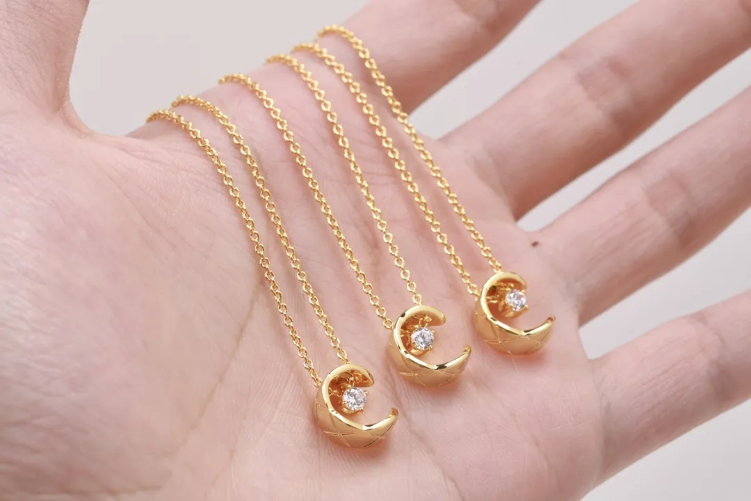 Quilted Crescent Moon Pendant Necklace D11016655 — view 6