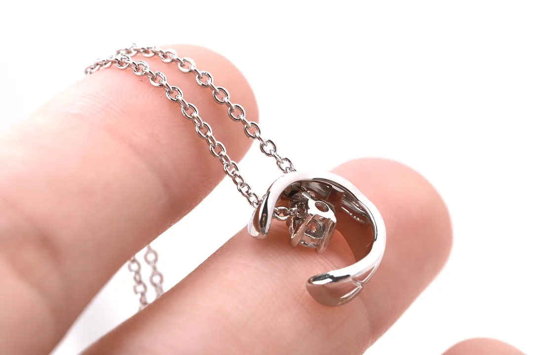 Quilted Crescent Moon Pendant Necklace D11016654 — view 4