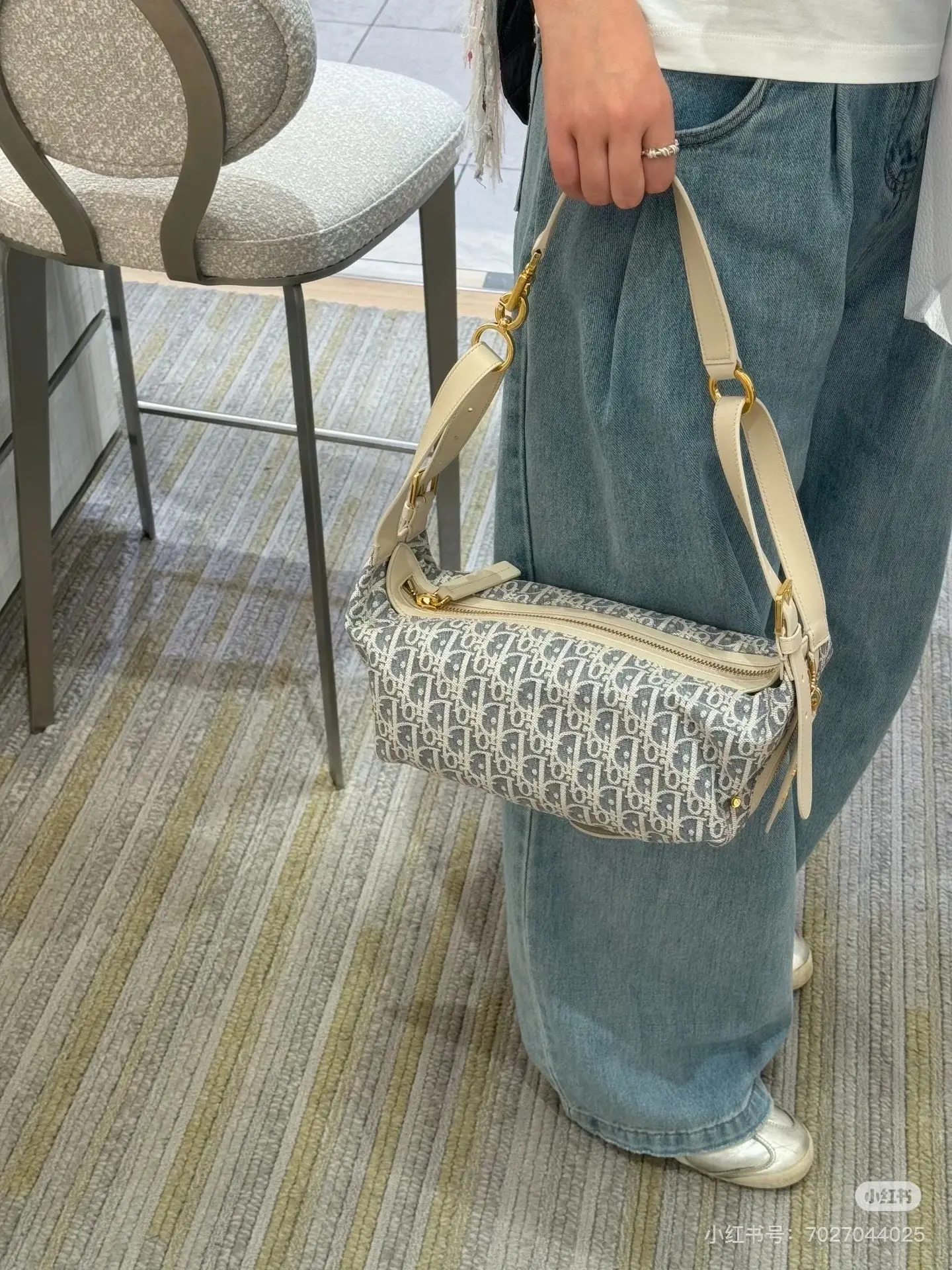 Dior Oblique Canvas Hobo Bag D38018062 — view 4