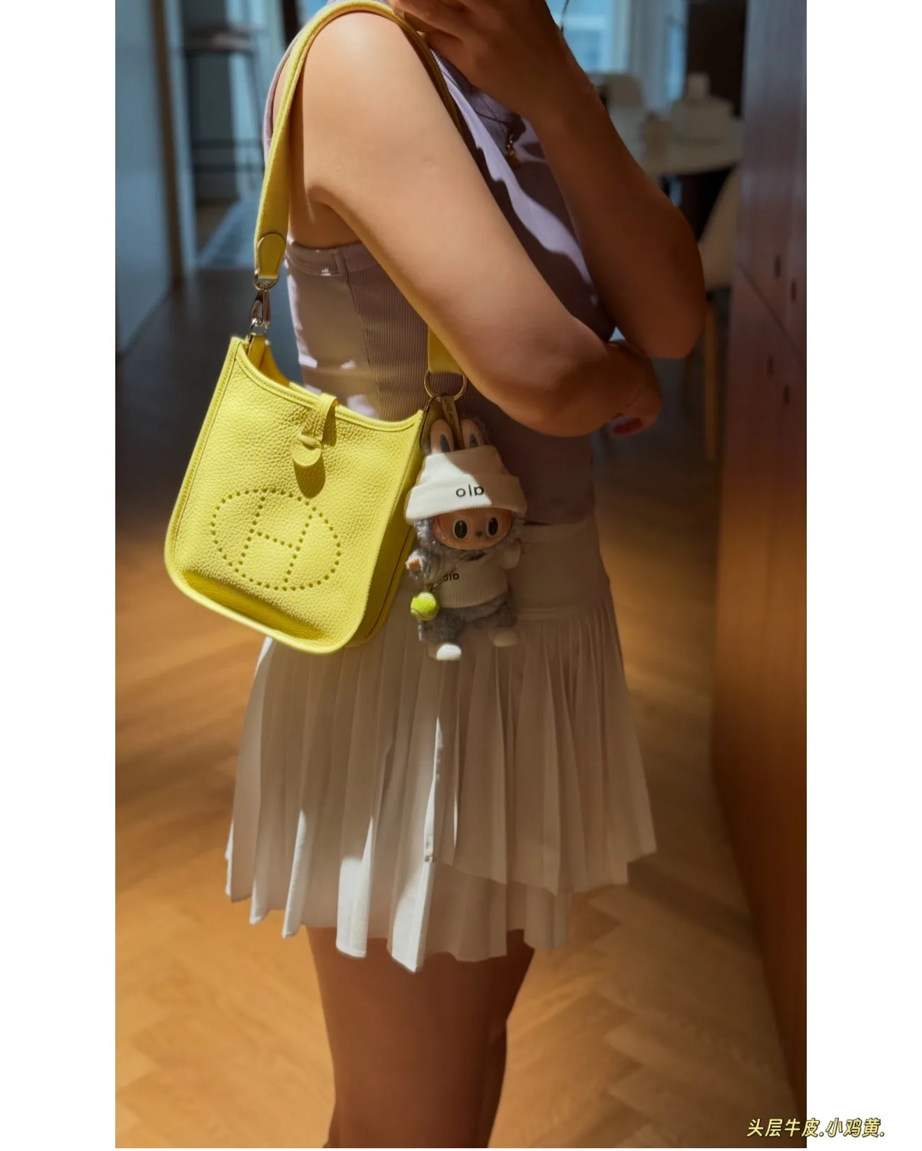 Evelyne Mini Grained Leather Crossbody Bag D31018325 — view 5
