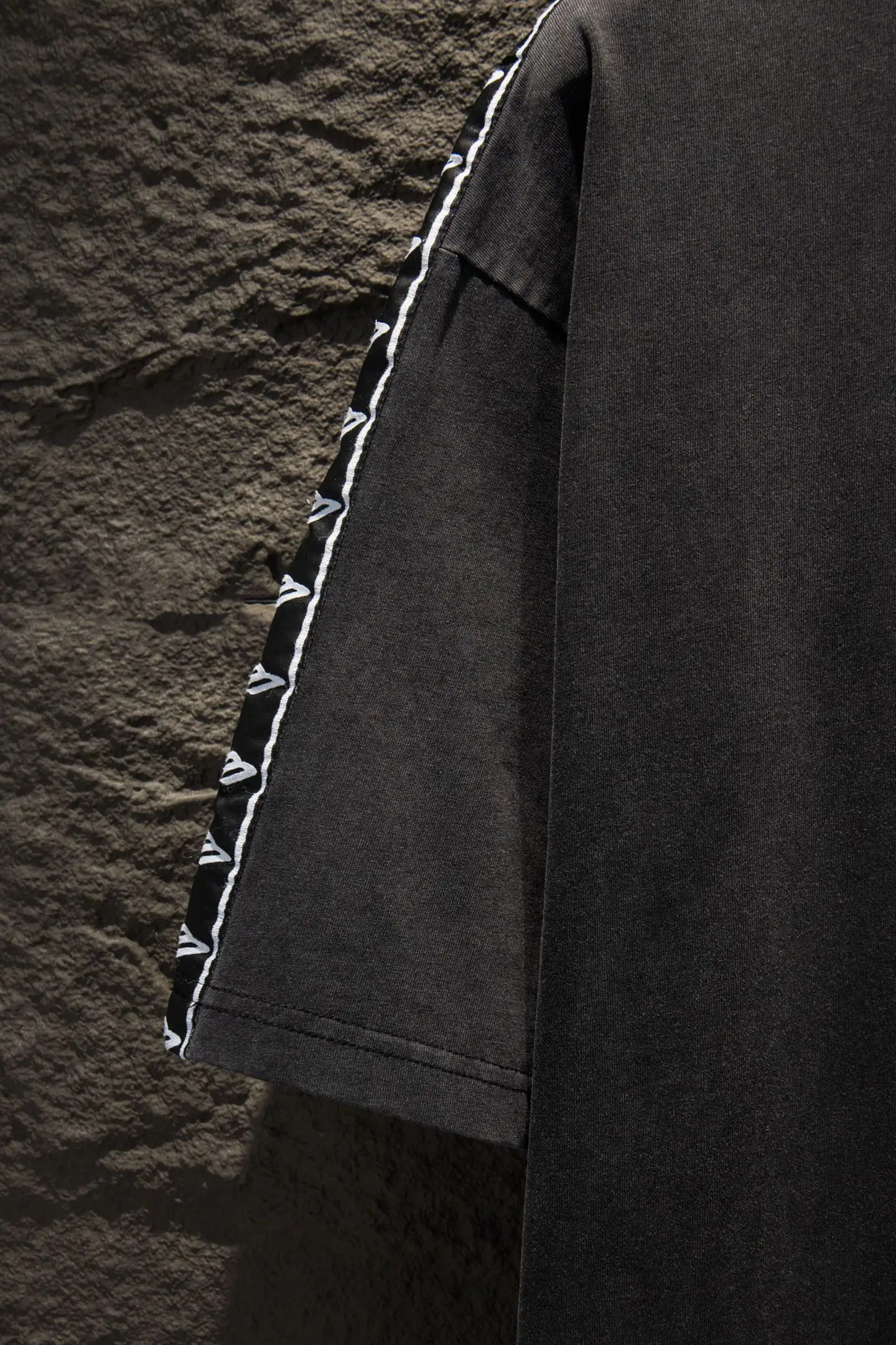 Oversized Washed Cotton T-Shirt with Logo Tape D9922958 — view 6