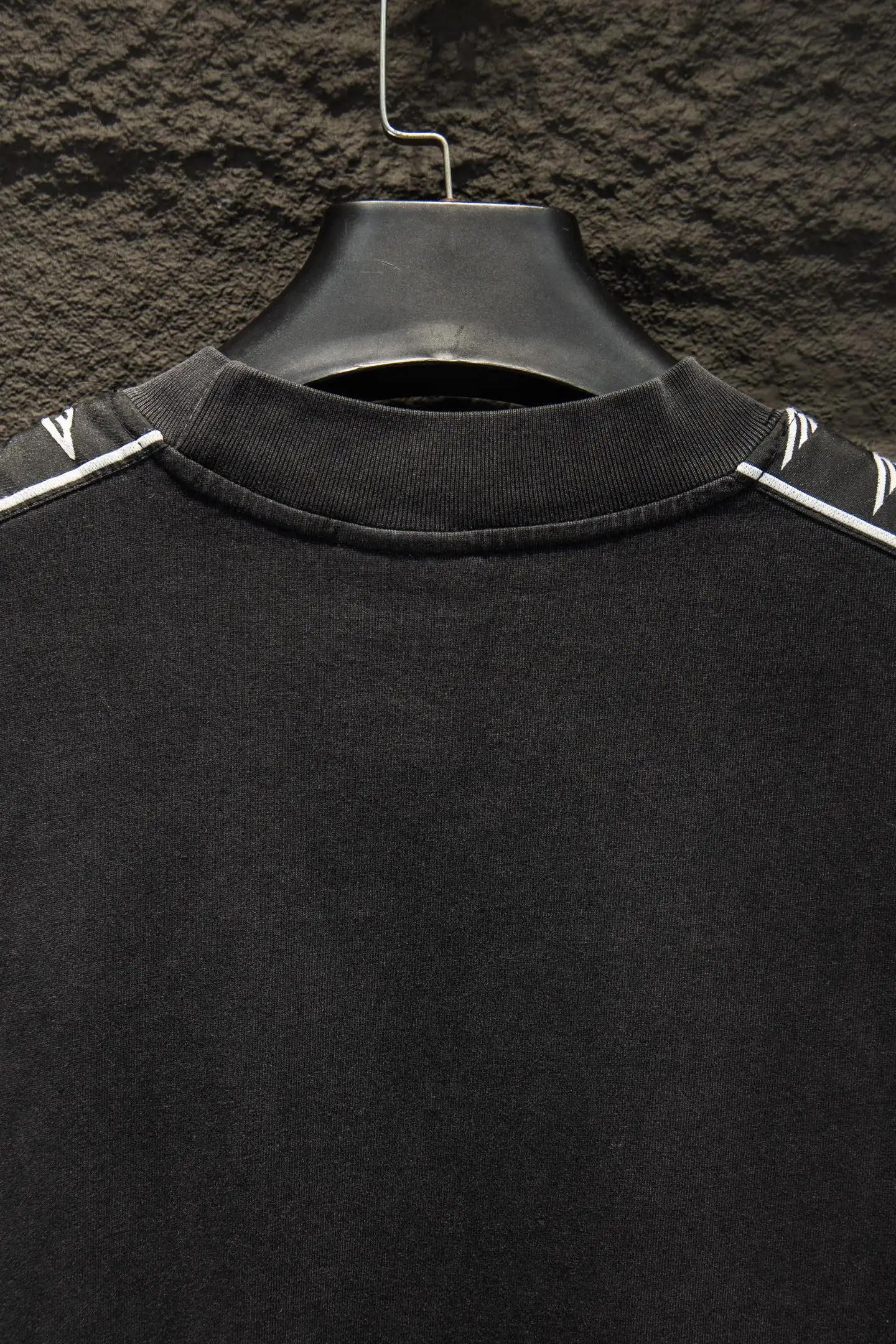 Oversized Washed Cotton T-Shirt with Logo Tape D9922958 — view 7