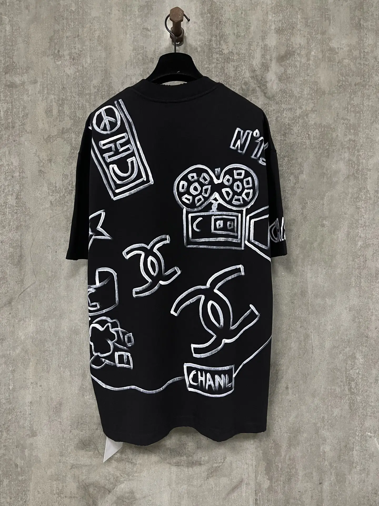 Hand-Painted Graffiti Heavyweight Cotton T-Shirt D17011938 — view 2