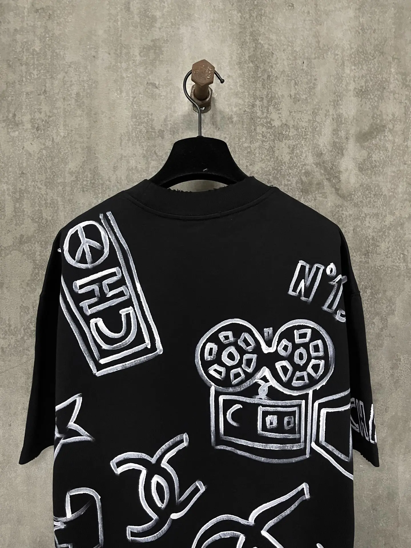 Hand-Painted Graffiti Heavyweight Cotton T-Shirt D17011938 — view 6