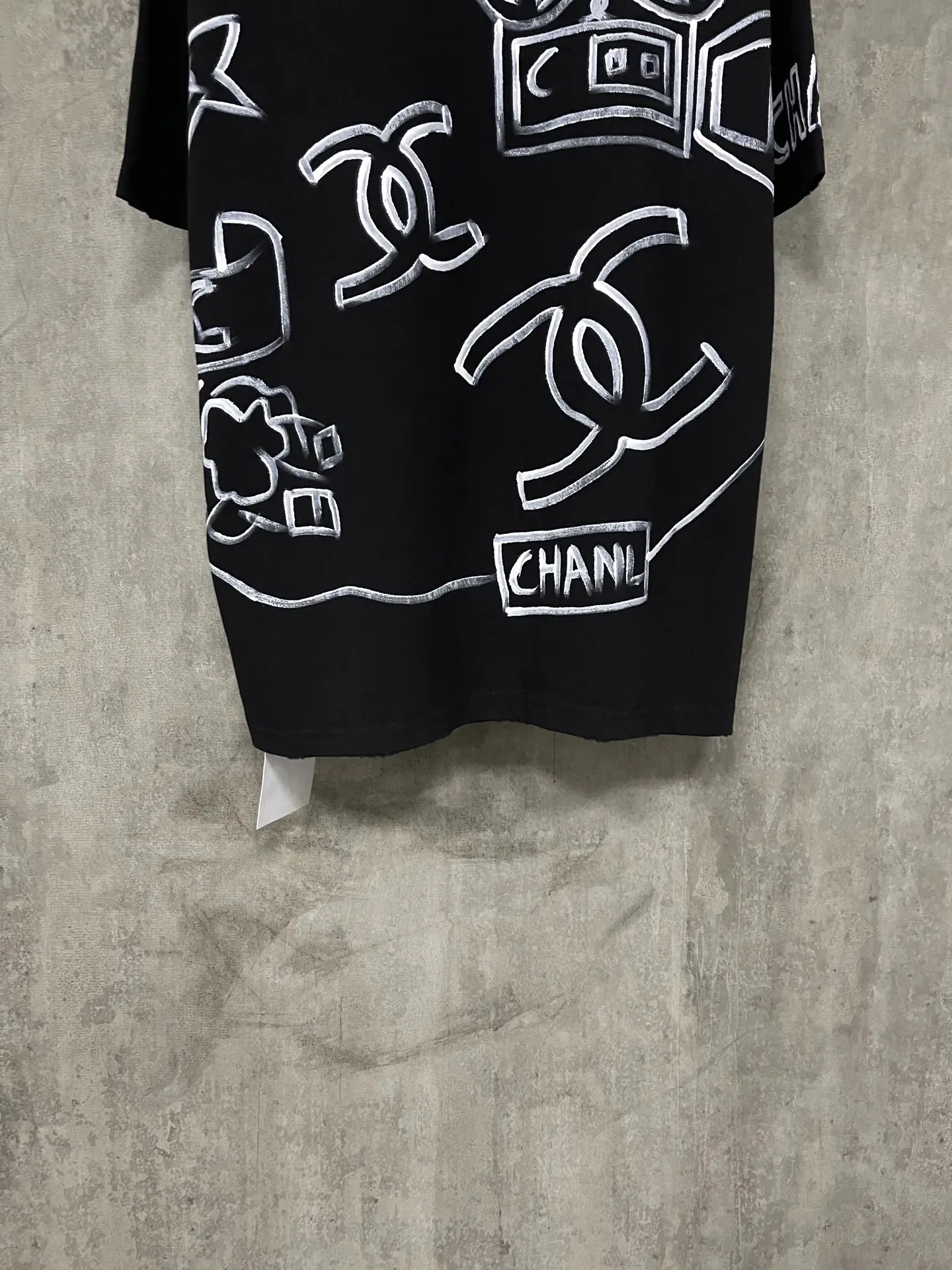 Hand-Painted Graffiti Heavyweight Cotton T-Shirt D17011938 — view 7