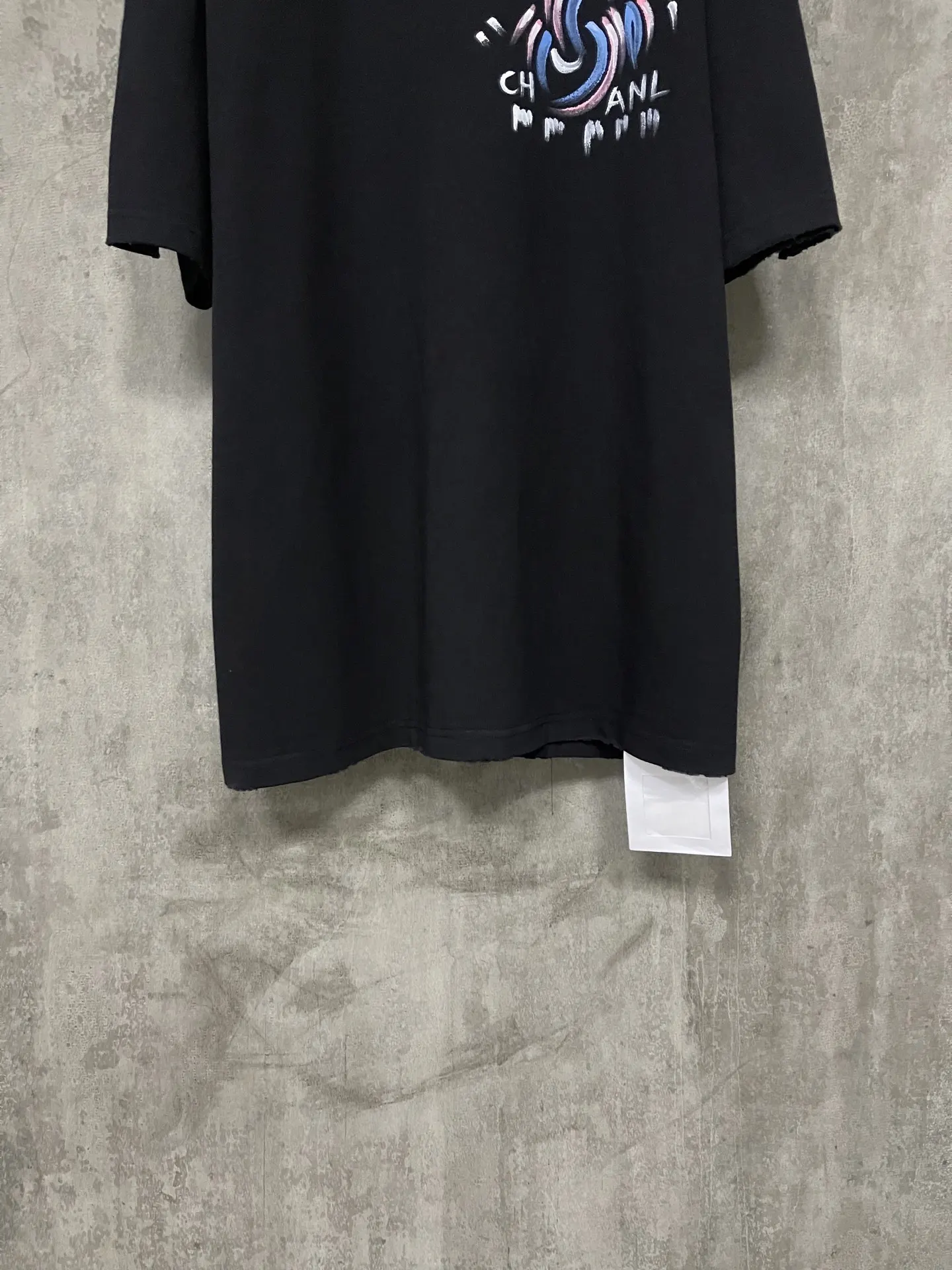 Hand-Painted Graffiti Logo Cotton T-Shirt D17011937 — view 4