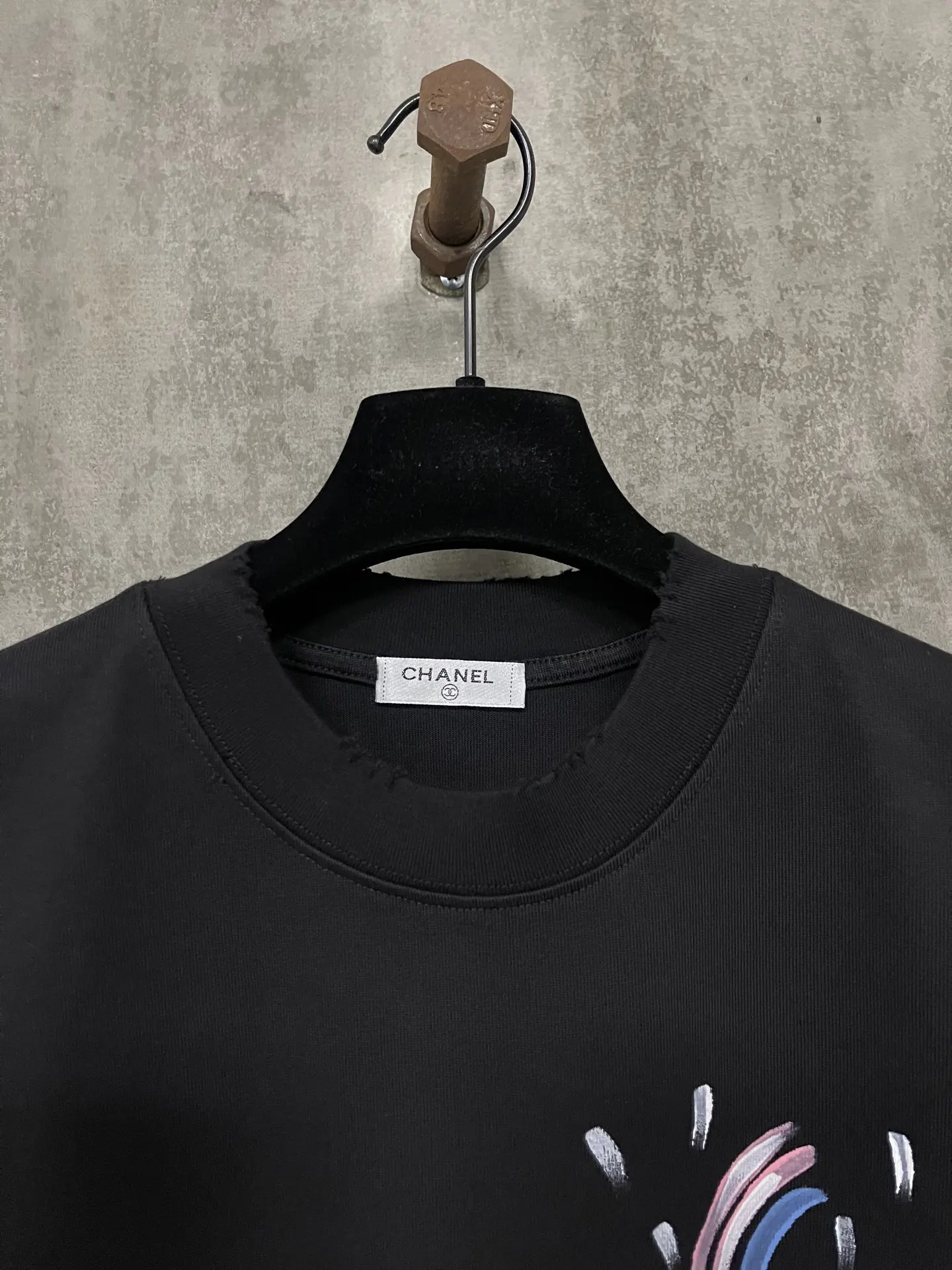 Hand-Painted Graffiti Logo Cotton T-Shirt D17011937 — view 5