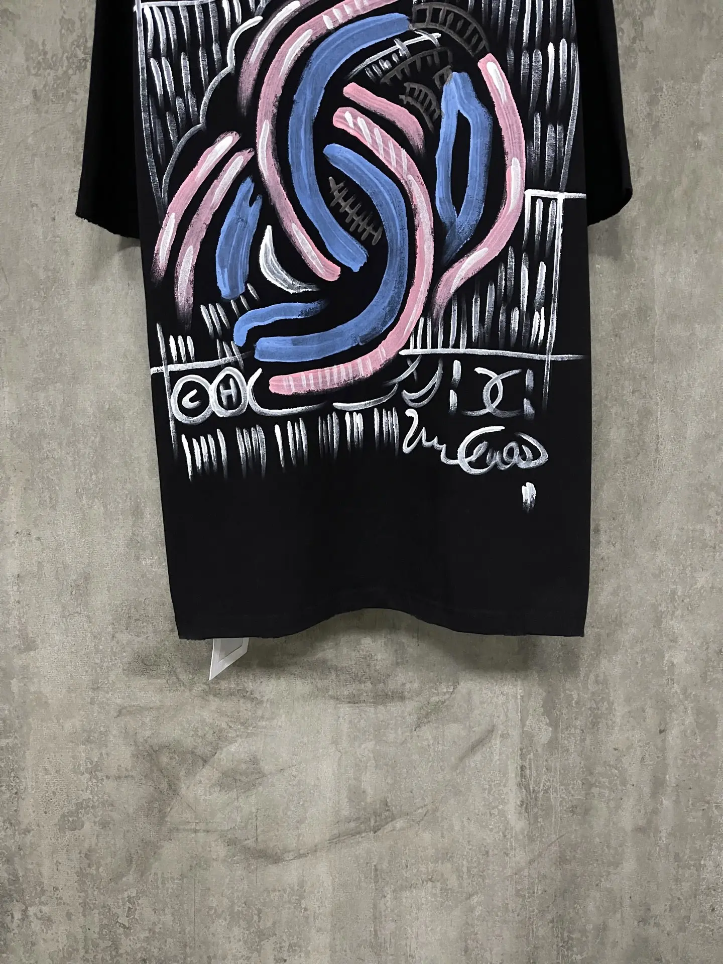 Hand-Painted Graffiti Logo Cotton T-Shirt D17011937 — view 8