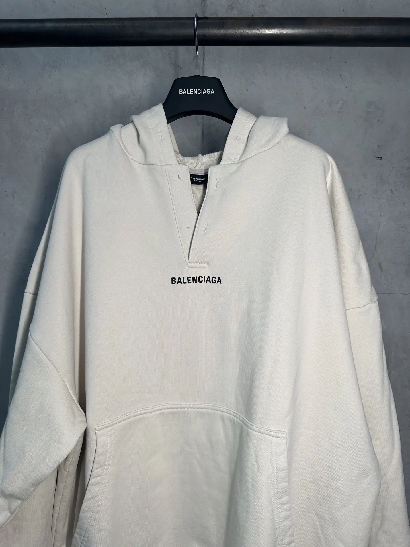 Logo Embroidered Oversized Hoodie D22011933 — view 3