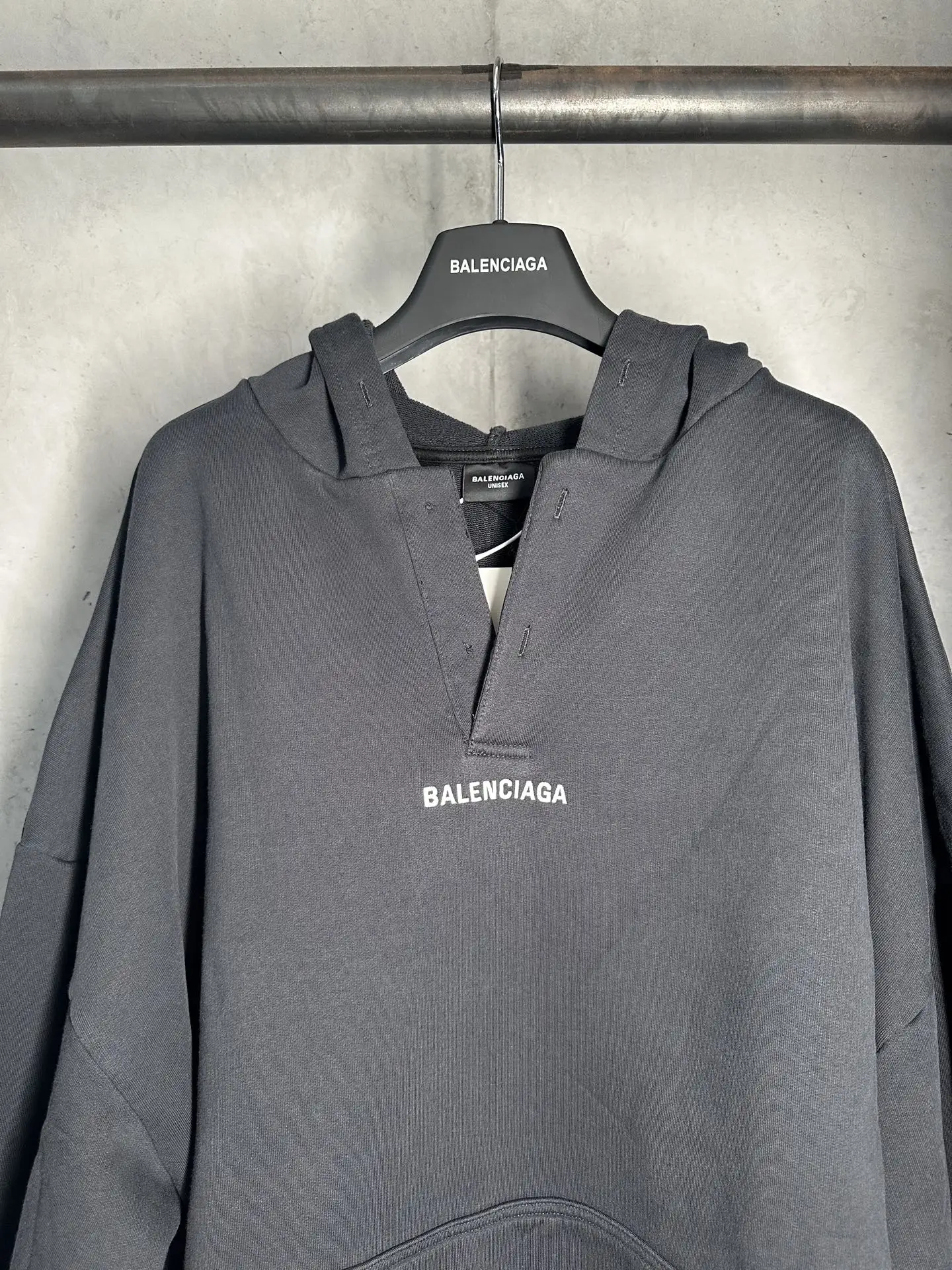 Logo Embroidered Oversized V-Neck Hoodie D22011934 — view 3