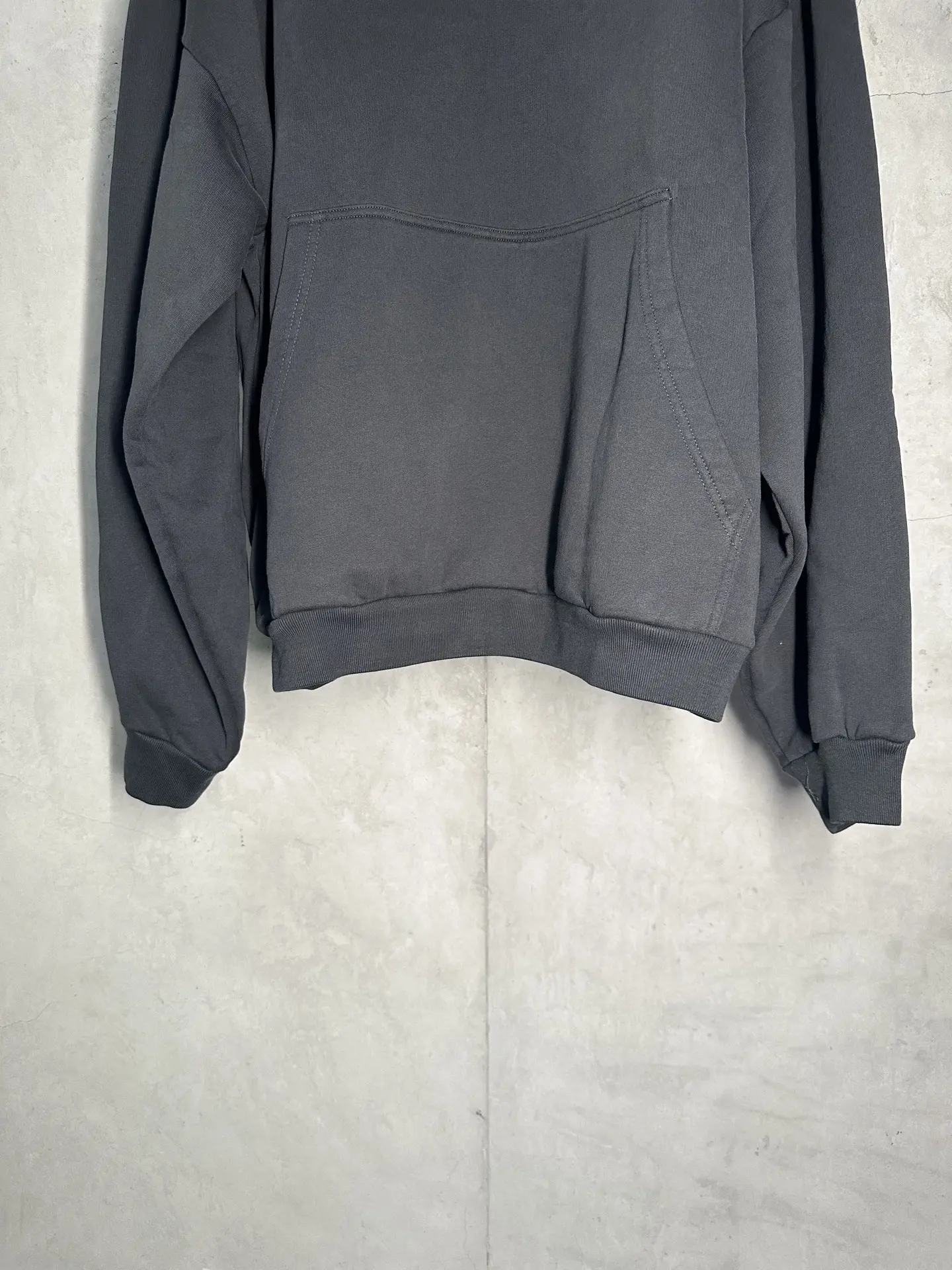 Logo Embroidered Oversized V-Neck Hoodie D22011934 — view 4