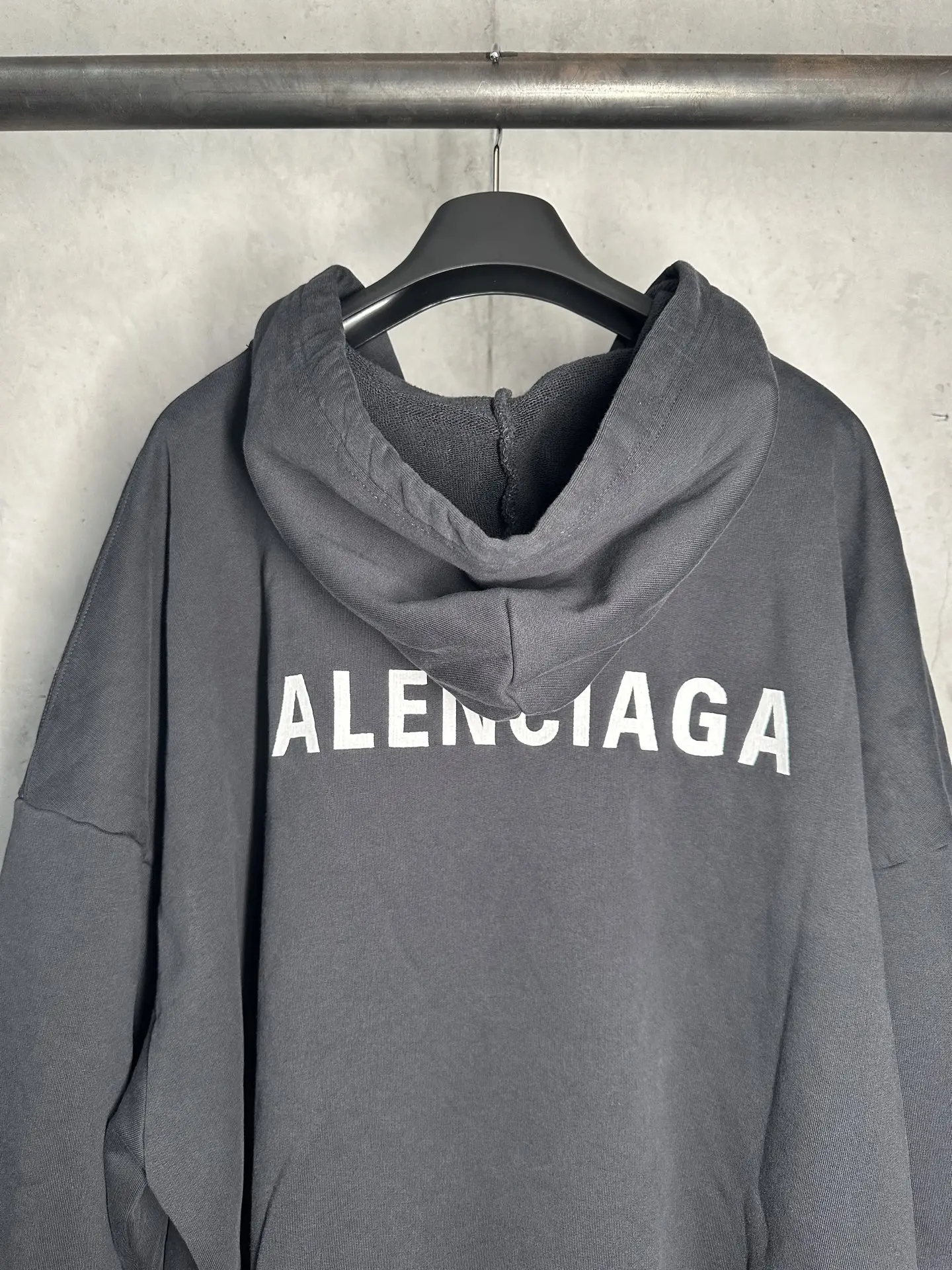 Logo Embroidered Oversized V-Neck Hoodie D22011934 — view 5