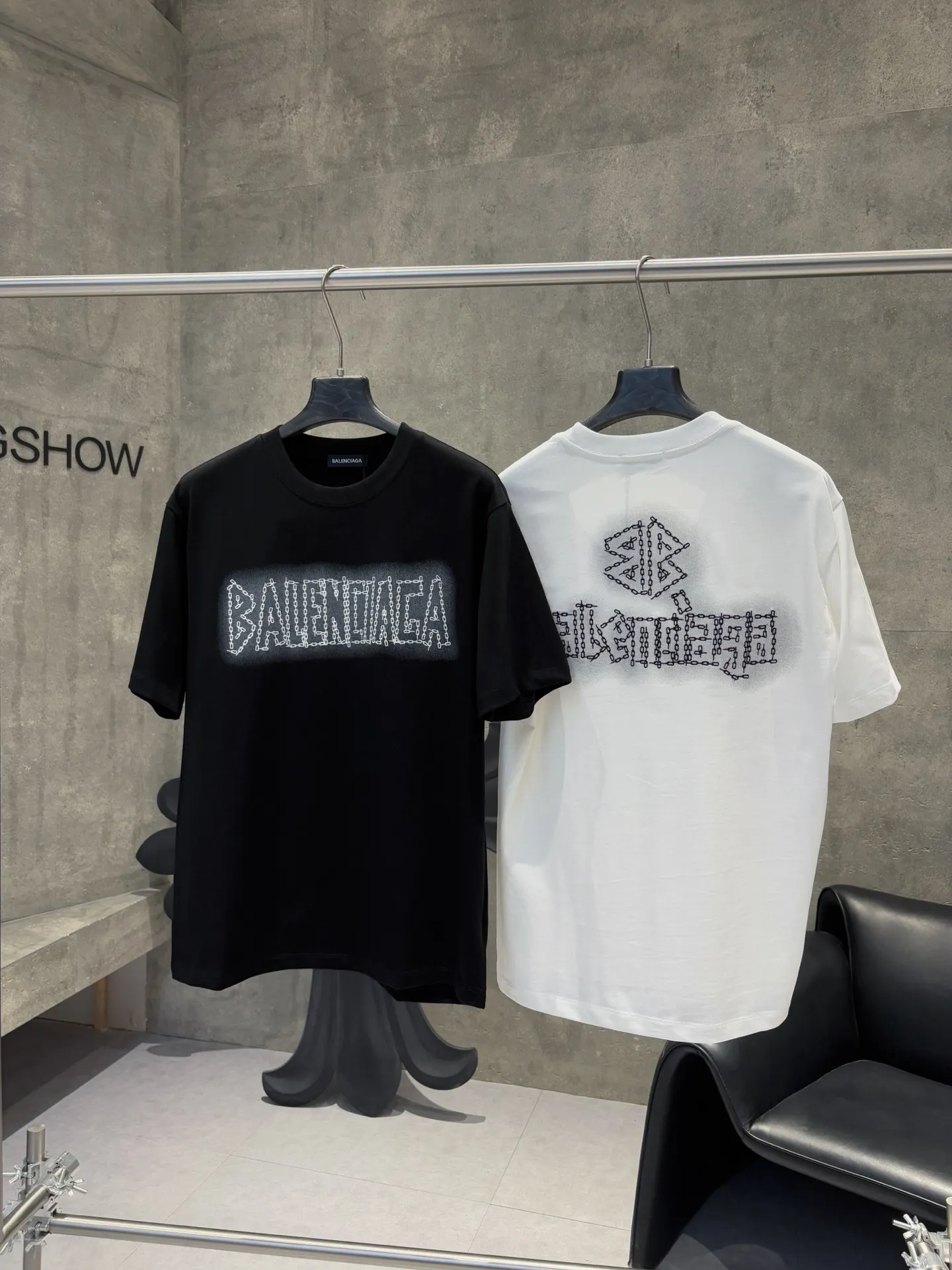 Chain Logo Graphic Cotton T-Shirt D9511224 — view 9