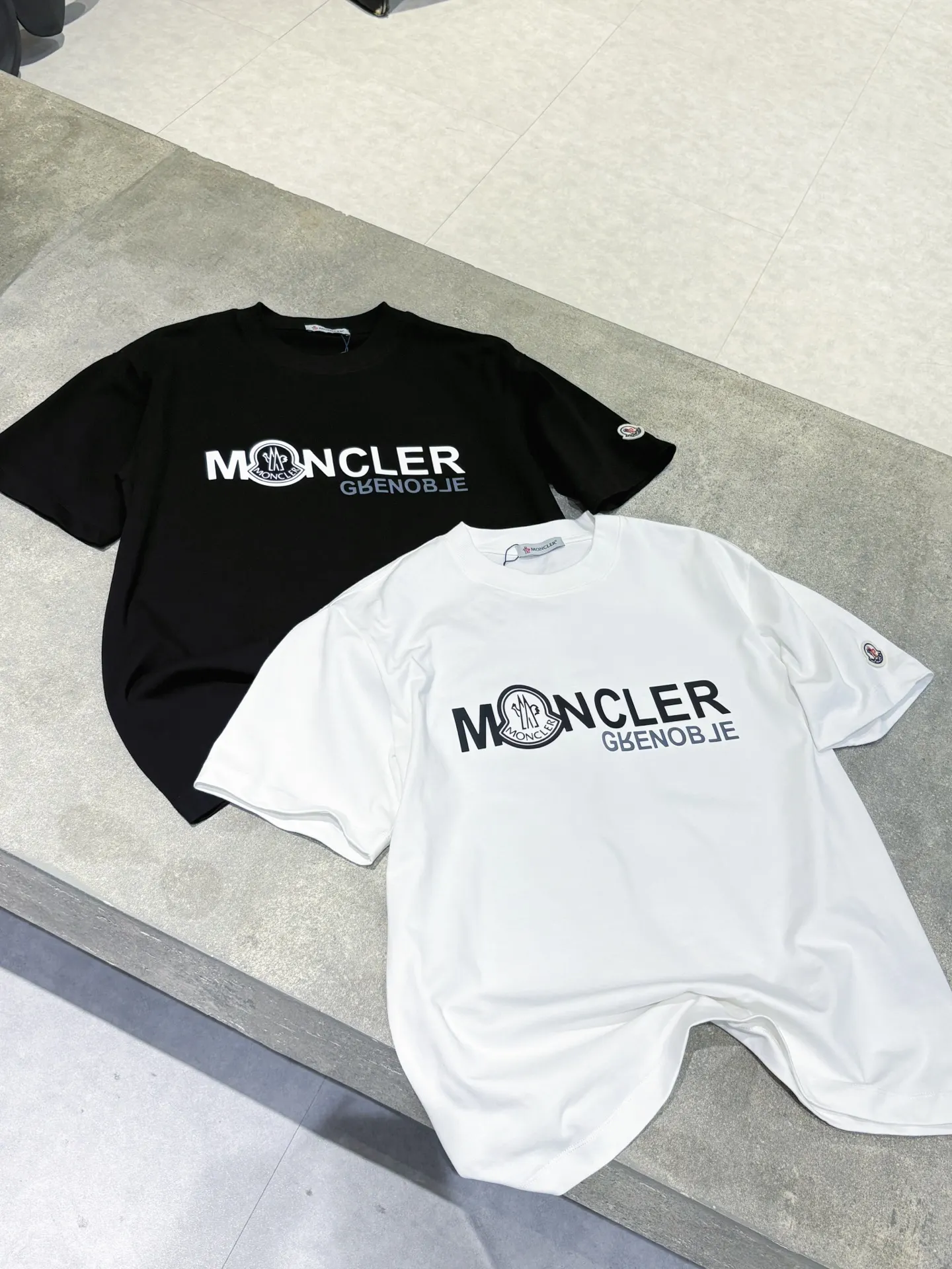 Grenoble Logo-Print Cotton T-Shirt D9511221 — view 6