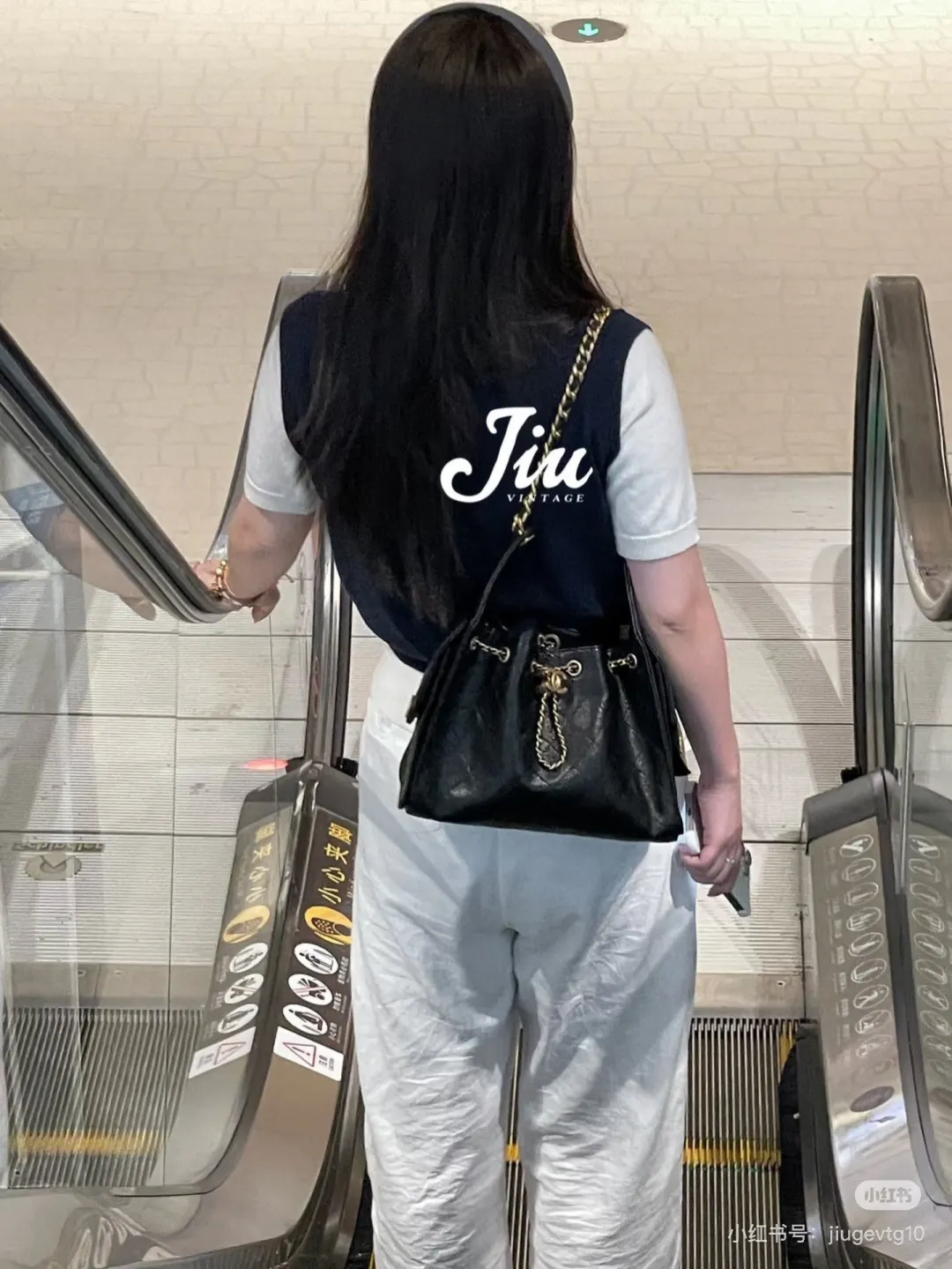 Chanel Caviar Leather Drawstring Bucket Bag D38018034