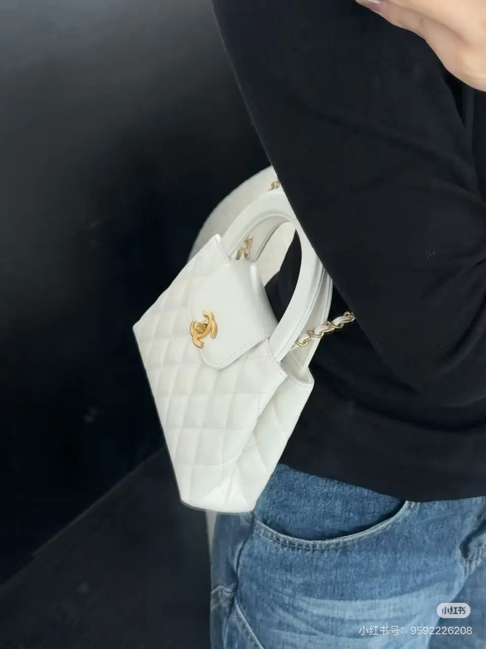 Chanel Quilted Kelly Top-Handle Bag D28018114 — view 3