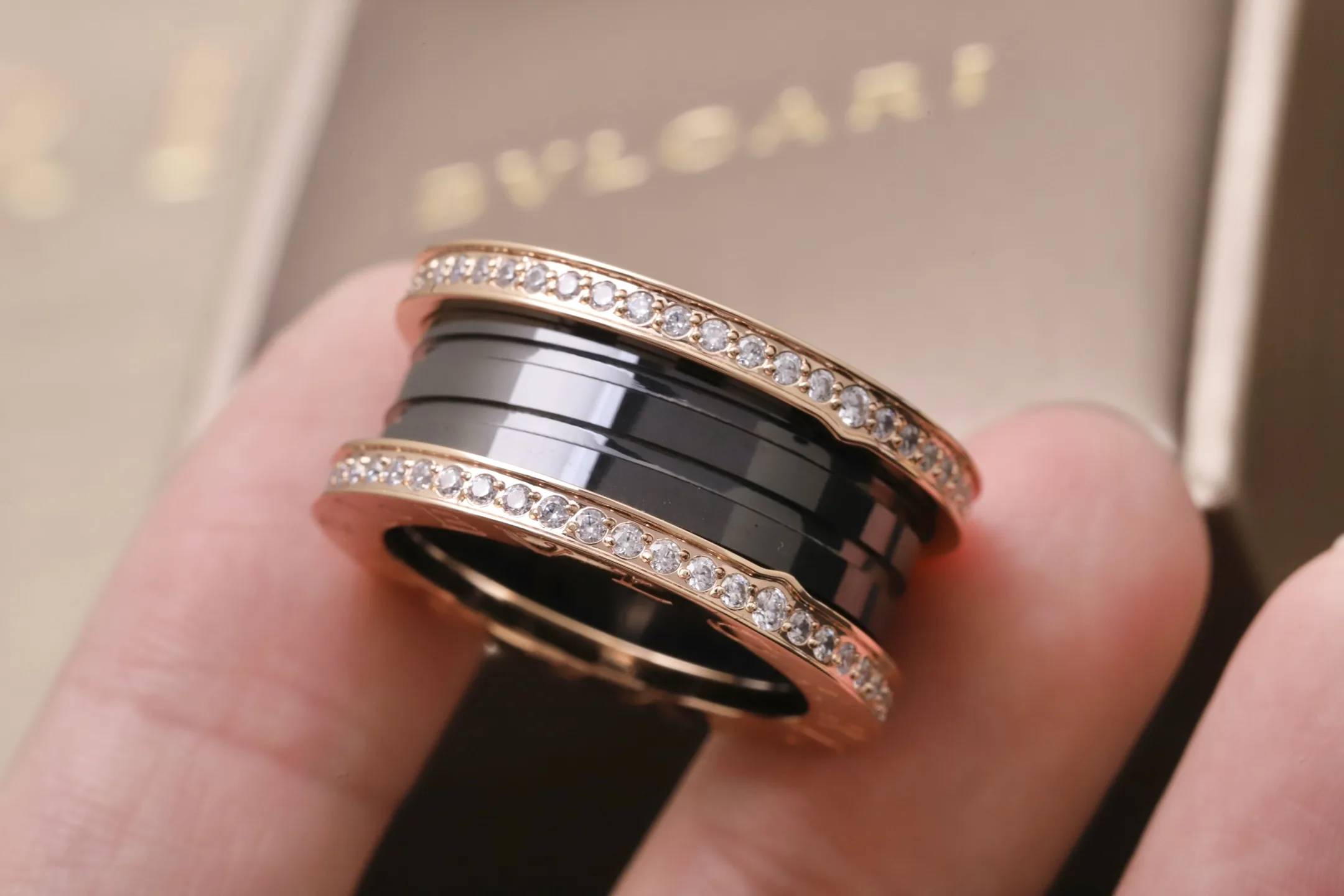 B.zero1 Rock Three-Band Ring in Black Ceramic (Gold-Plated Brass) D17017665 — view 6