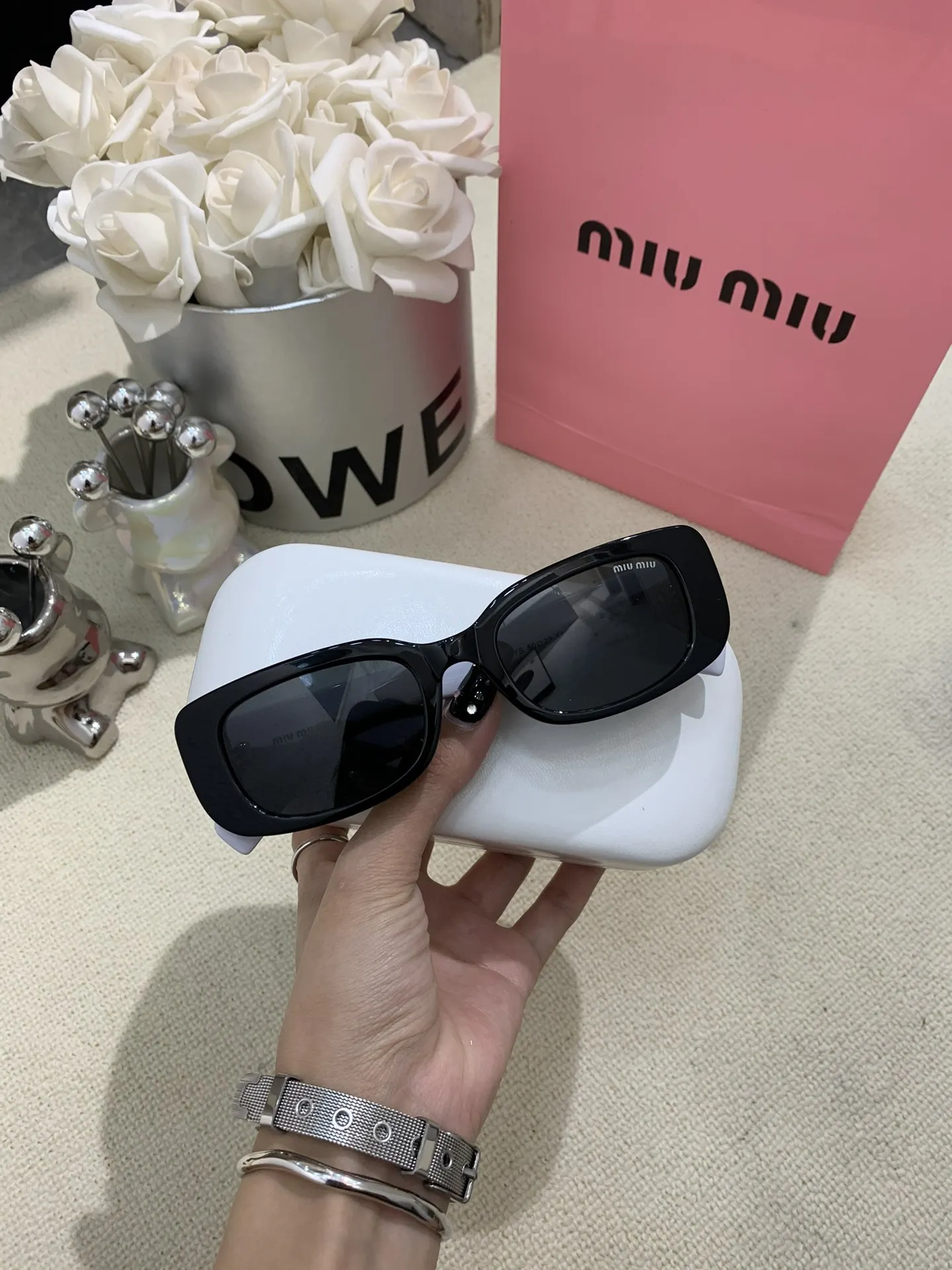 Miu Miu Oversized Sunglasses D20018526 — view 2