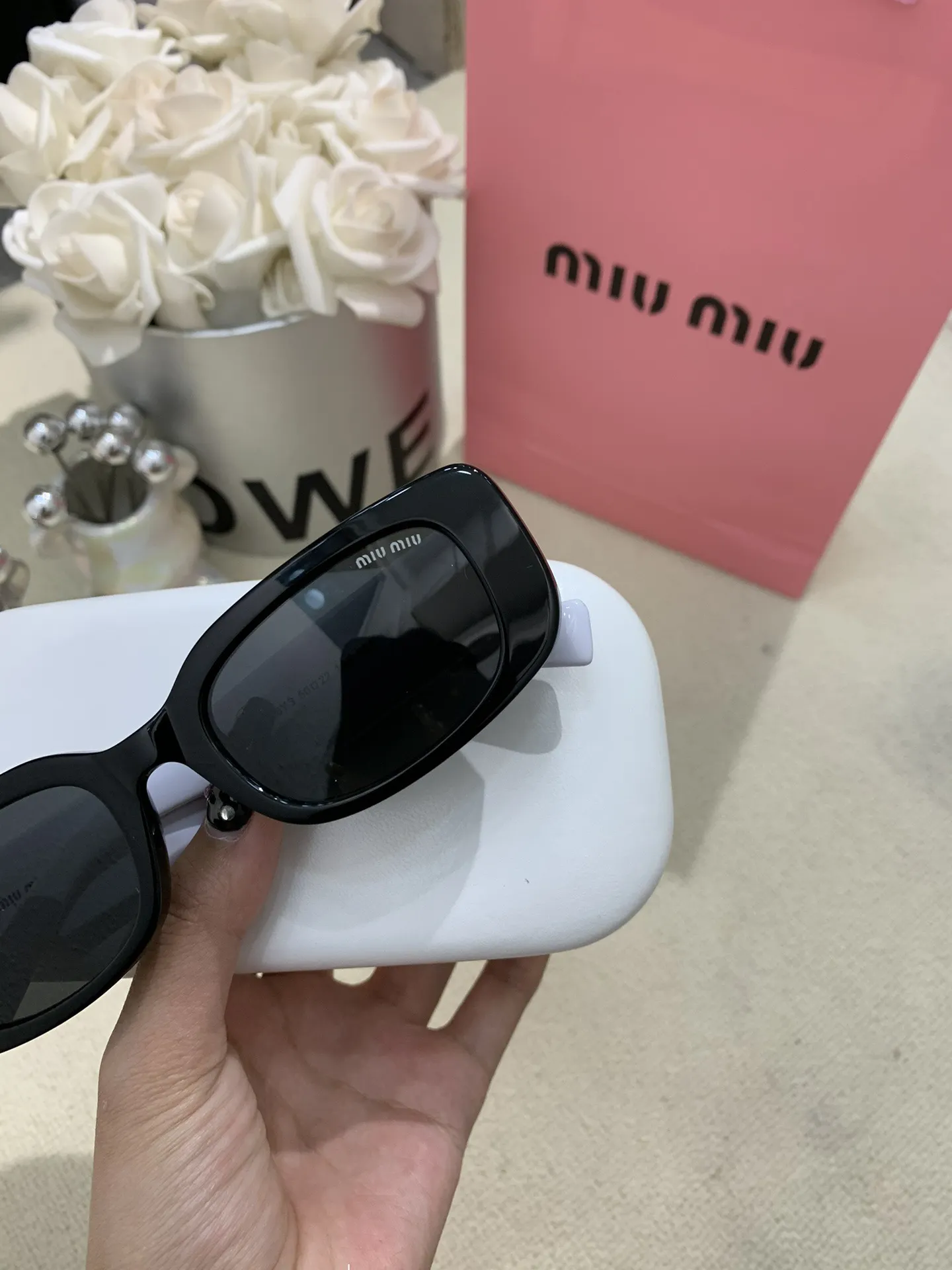 Miu Miu Oversized Sunglasses D20018526 — view 3