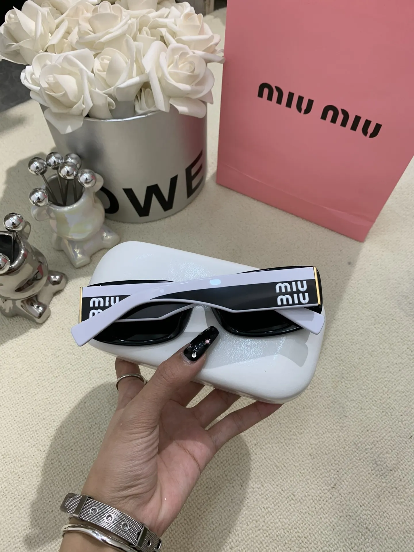 Miu Miu Oversized Sunglasses D20018526 — view 4