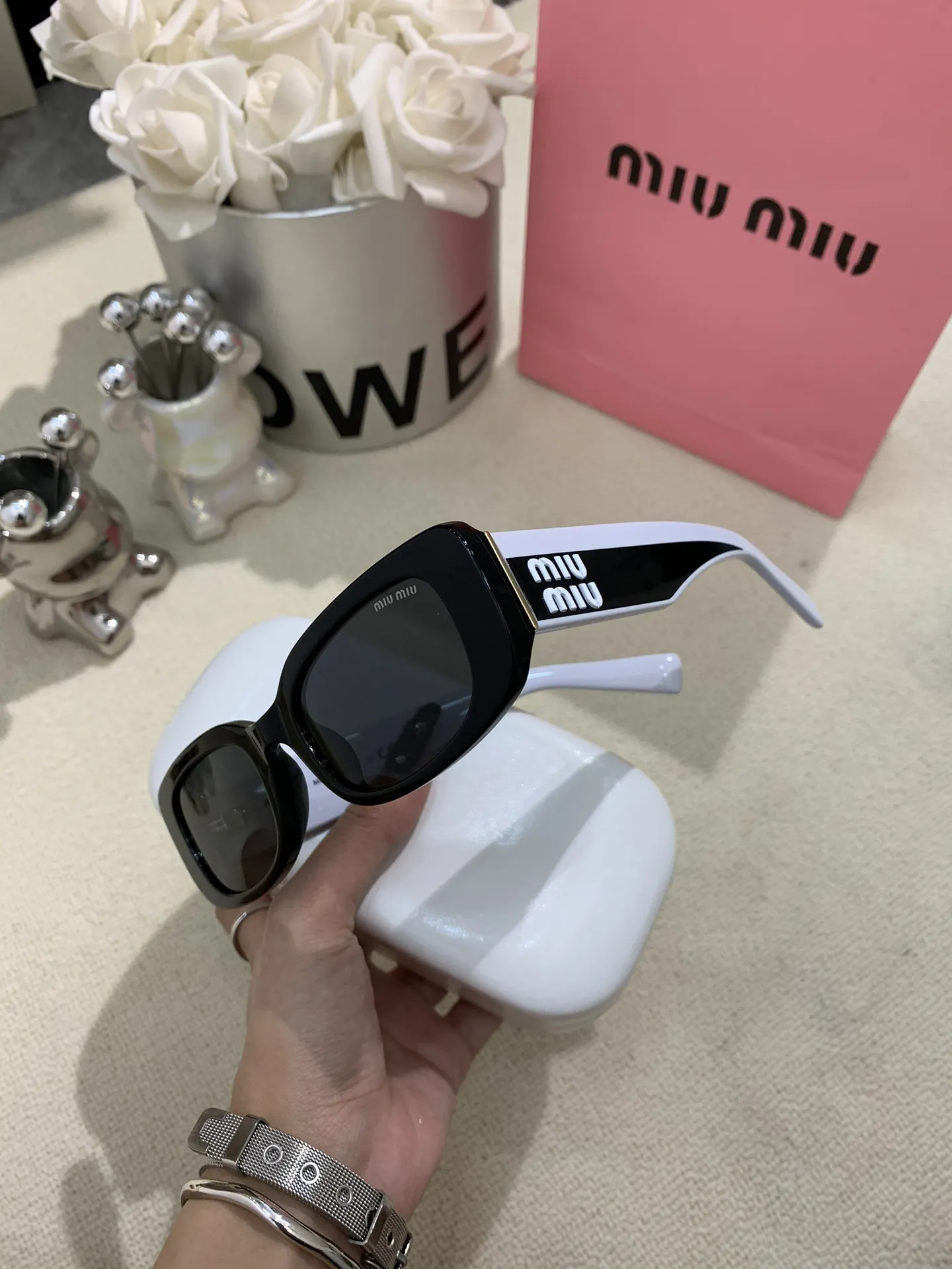 Miu Miu Oversized Sunglasses D20018526 — view 6