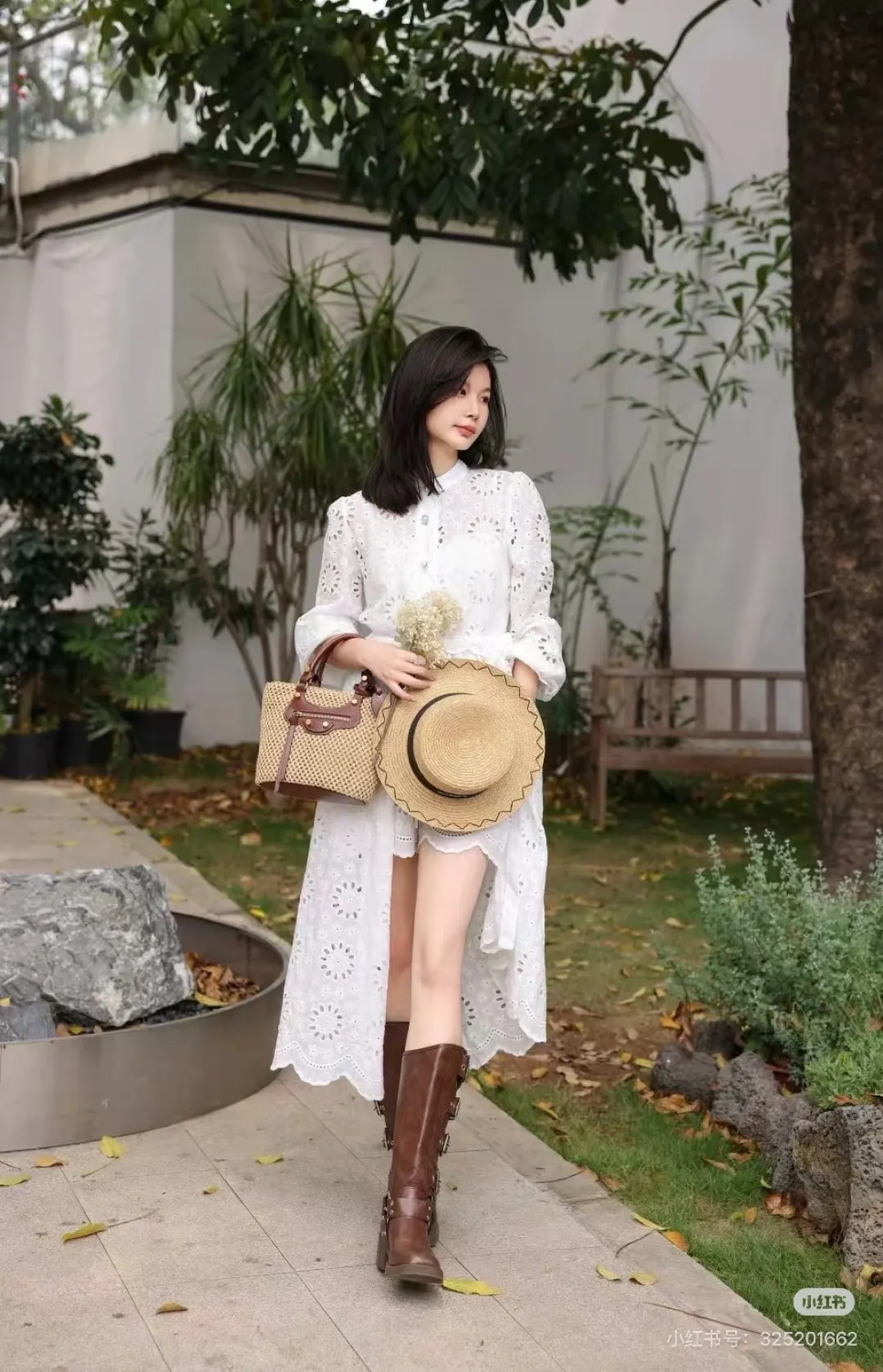 Woven Straw Top-Handle Tote Bag D30017963 — view 7