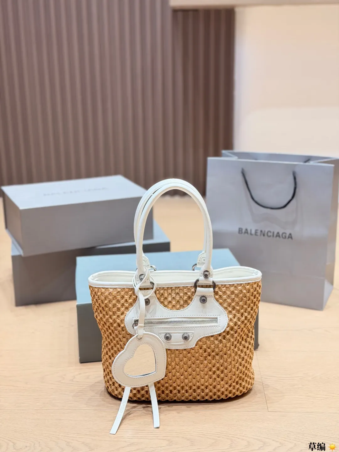 Raffia Woven Top-Handle Tote Bag D30017962 — view 3