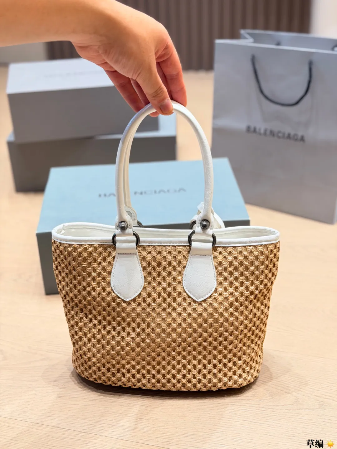 Raffia Woven Top-Handle Tote Bag D30017962 — view 8