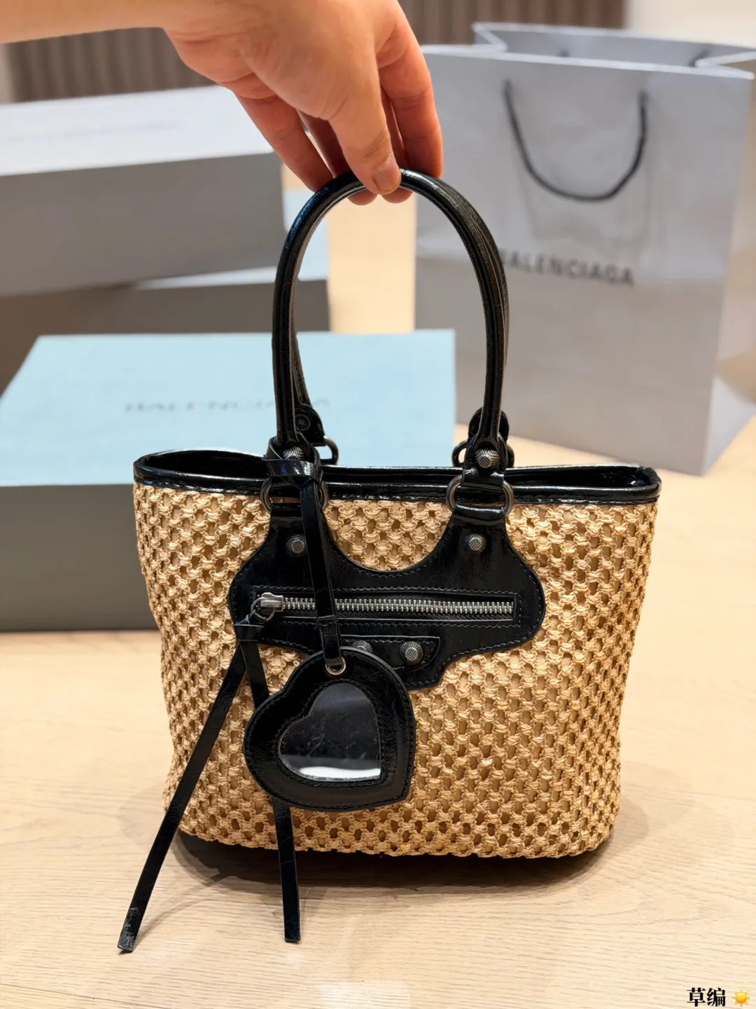 Raffia Woven Top-Handle Tote Bag D30017962 — view 10