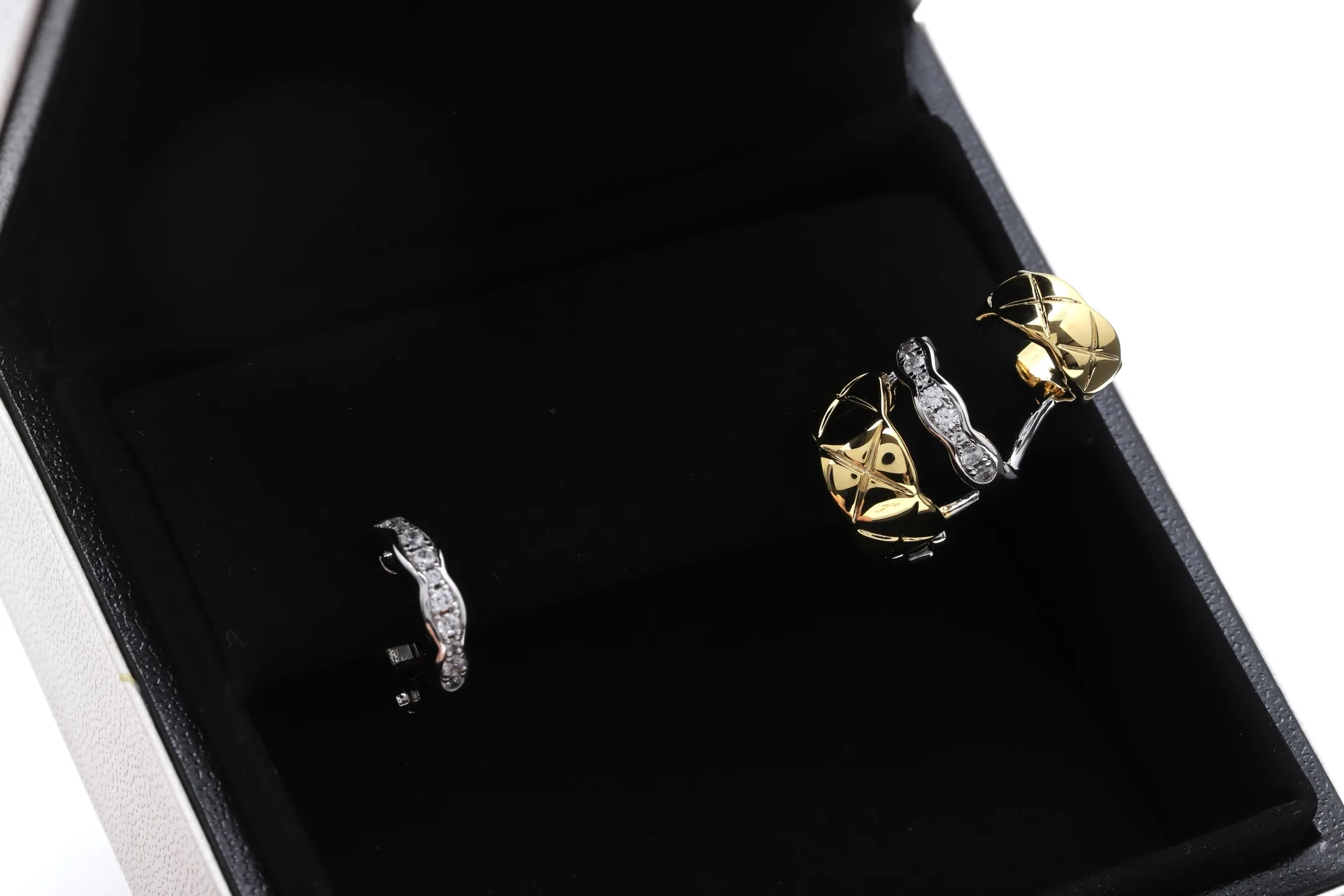 Coco Crush Quilted Asymmetric Earrings D19016801 — view 3