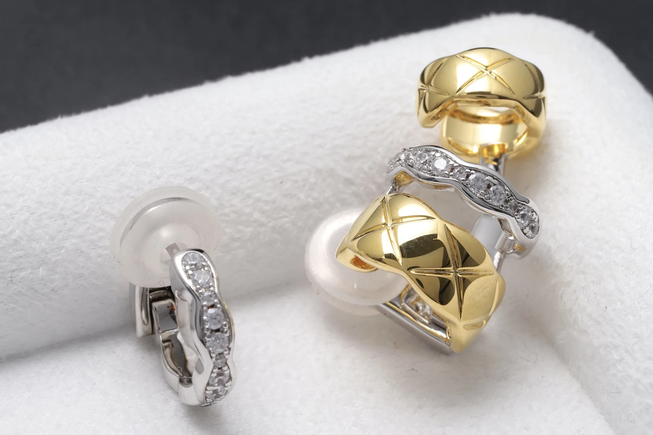 Coco Crush Quilted Asymmetric Earrings D19016801 — view 4