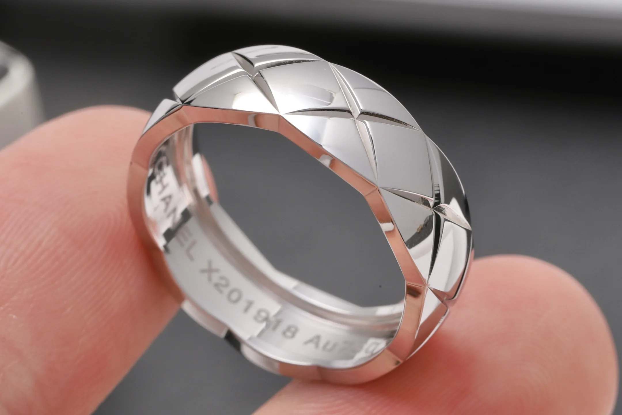 Coco Crush Quilted Wide Ring (Sterling Silver) D26016563 — view 4