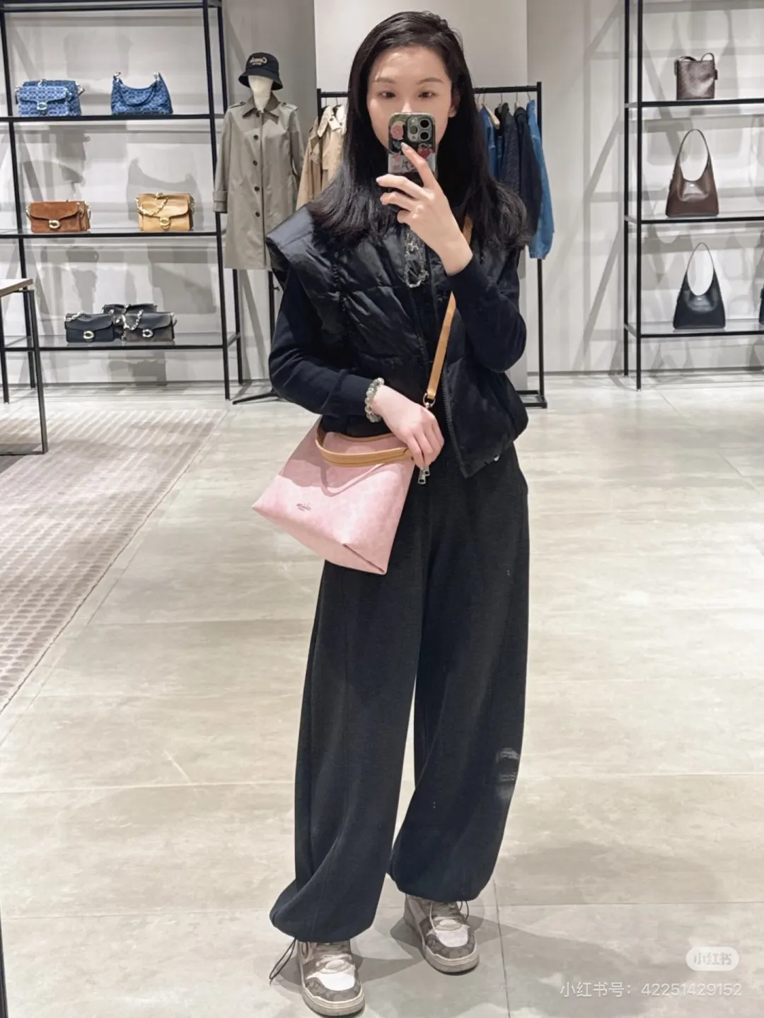 Coach Signature Hobo Bag D35518001 — view 7