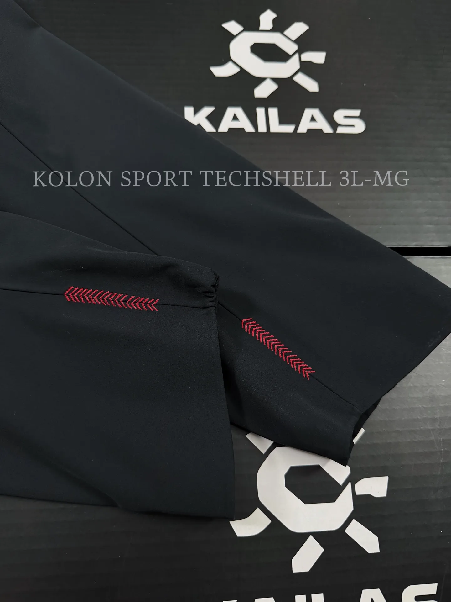 Techshell 3L Waterproof Softshell Jacket D38011081 — view 3
