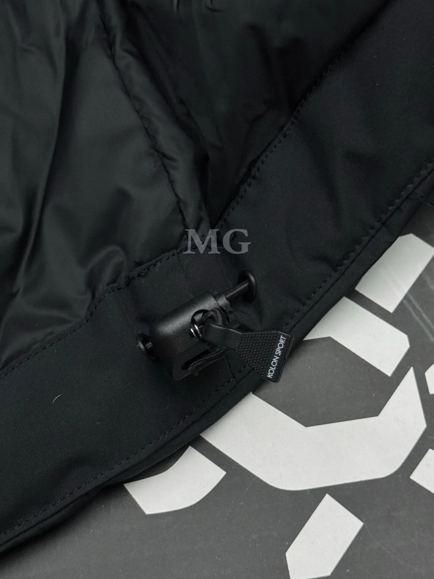 Hike Series GORE-TEX Hooded Down Jacket D58019384 — view 8