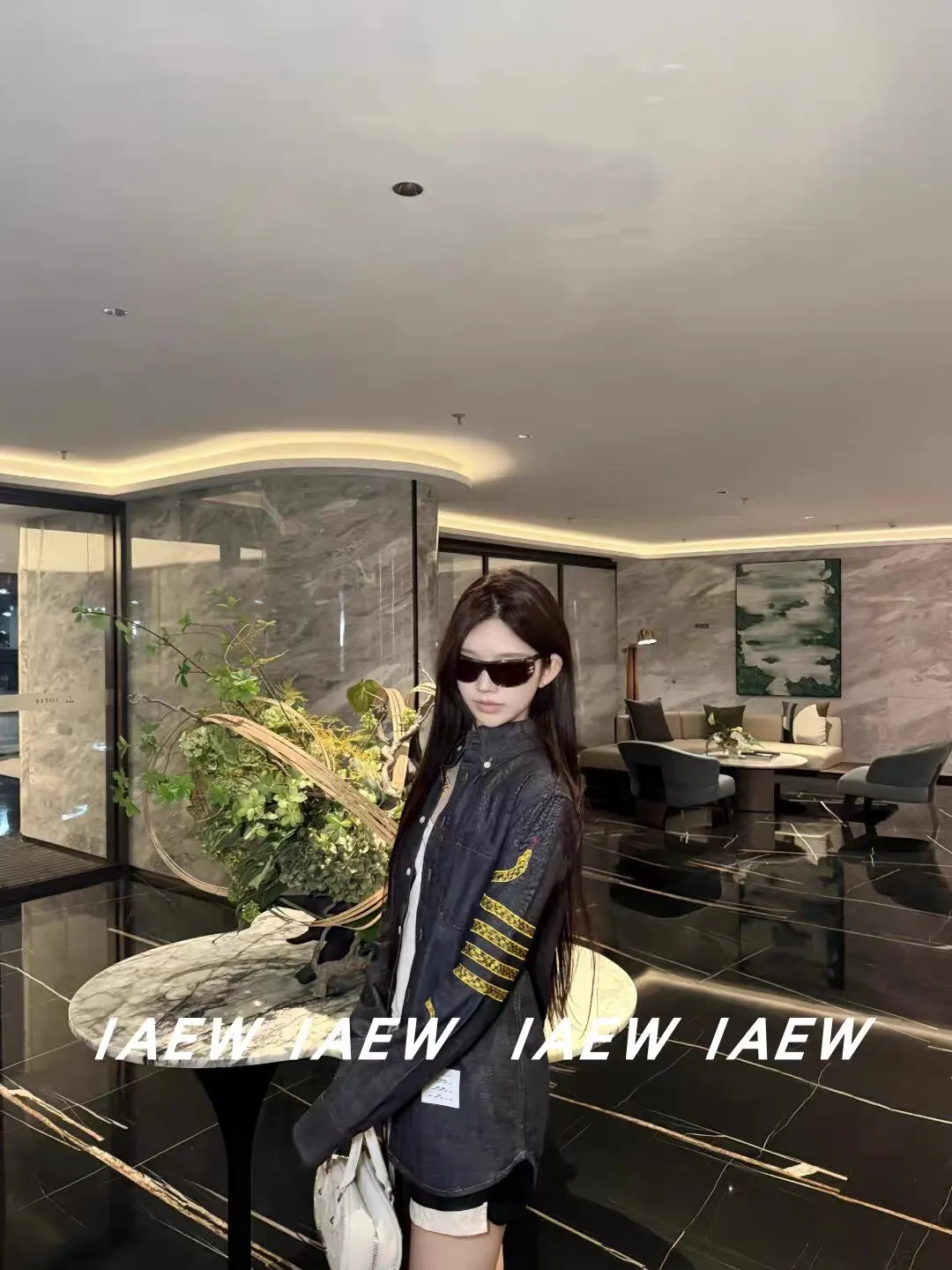 Snake Embroidery Denim Oxford Shirt D22512681 — view 4