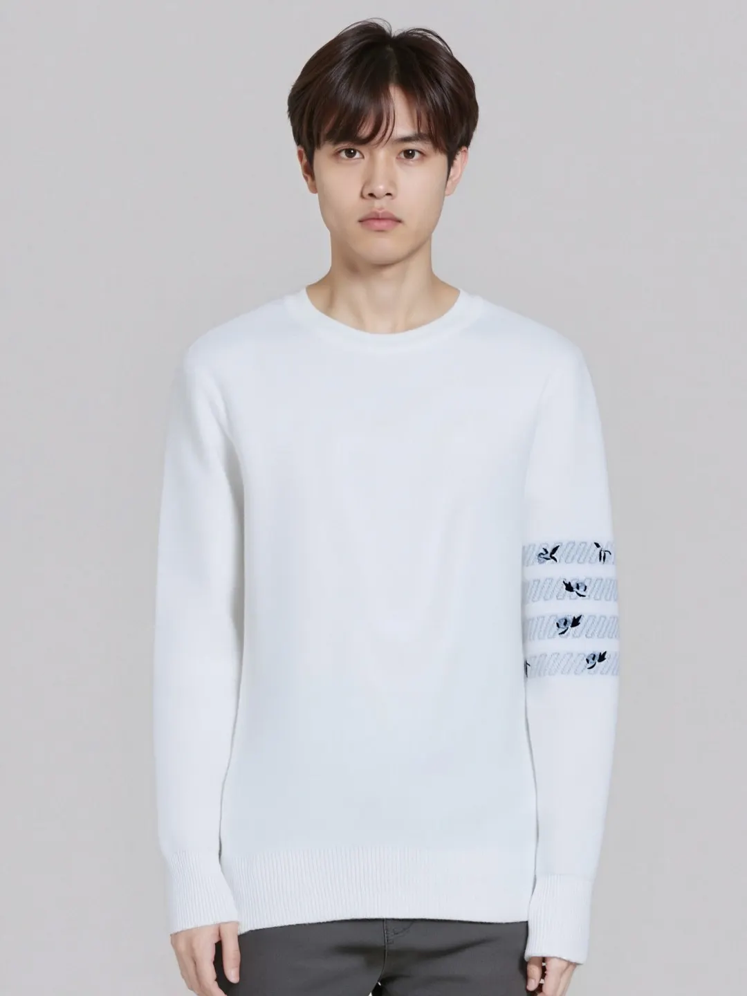 Rose Embroidery 4-Bar Stripe Crew-Neck Sweater D24012691