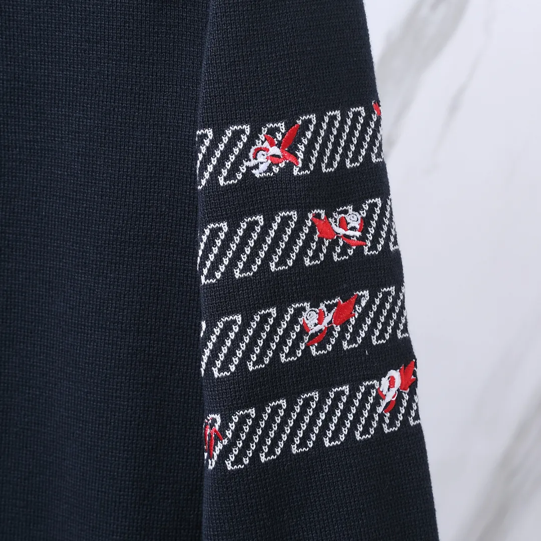 Floral Embroidery 4-Bar Crew-Neck Sweater D24012693 — view 7