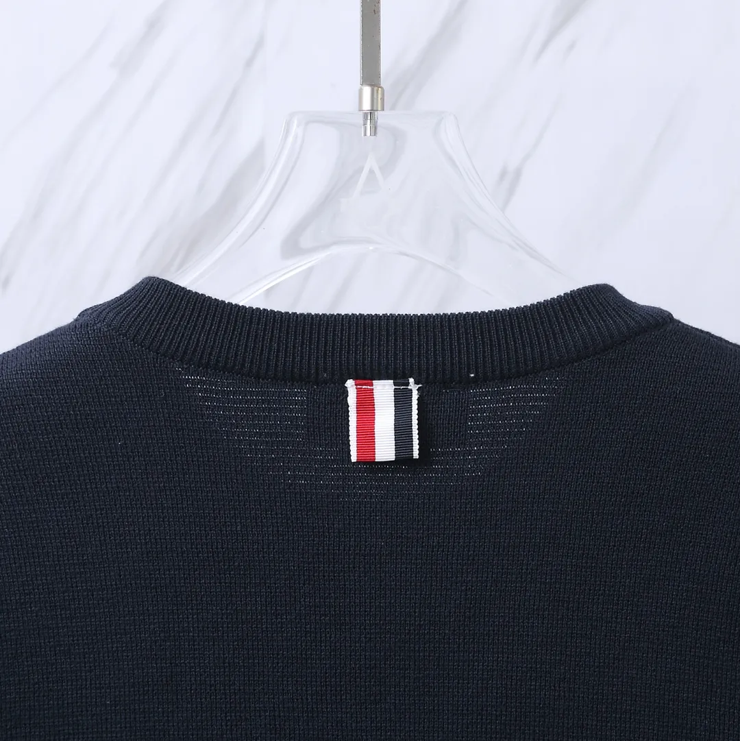 Floral Embroidery 4-Bar Crew-Neck Sweater D24012693 — view 9