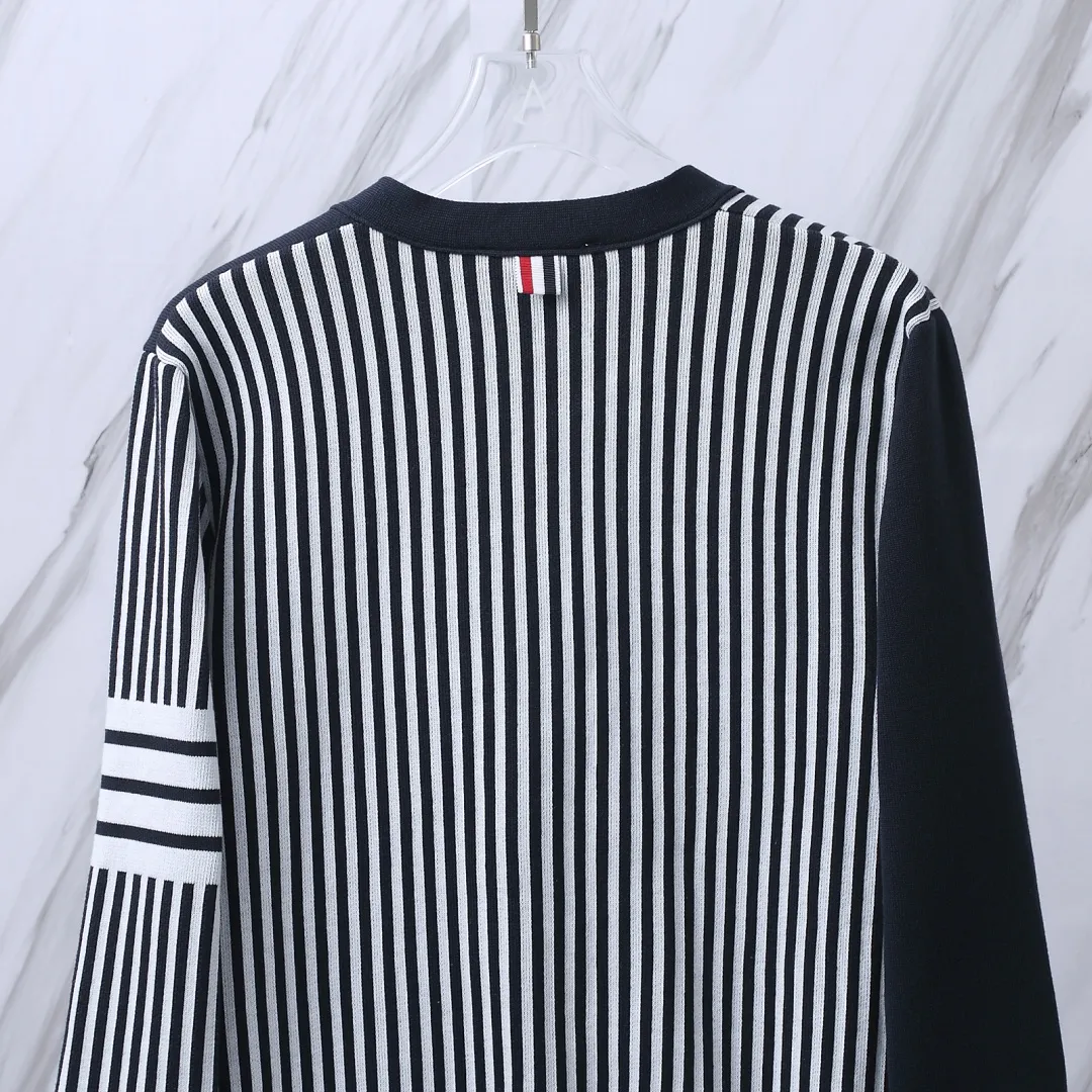 Striped Wool-Blend V-Neck Cardigan D25512672 — view 8