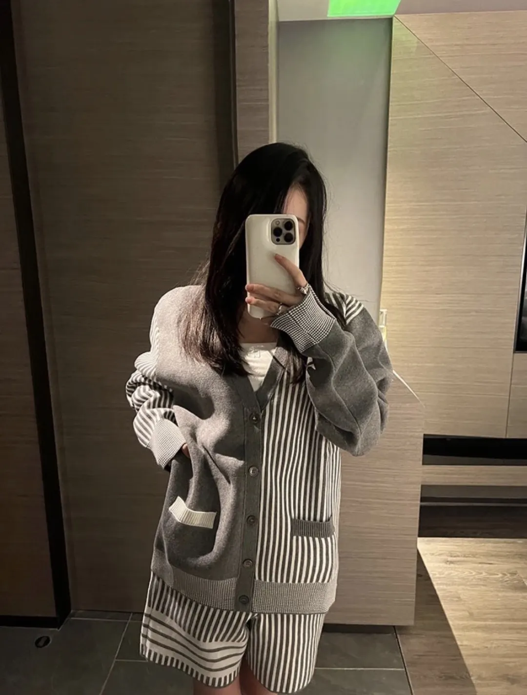 Striped Wool-Blend V-Neck Cardigan D25512671 — view 2