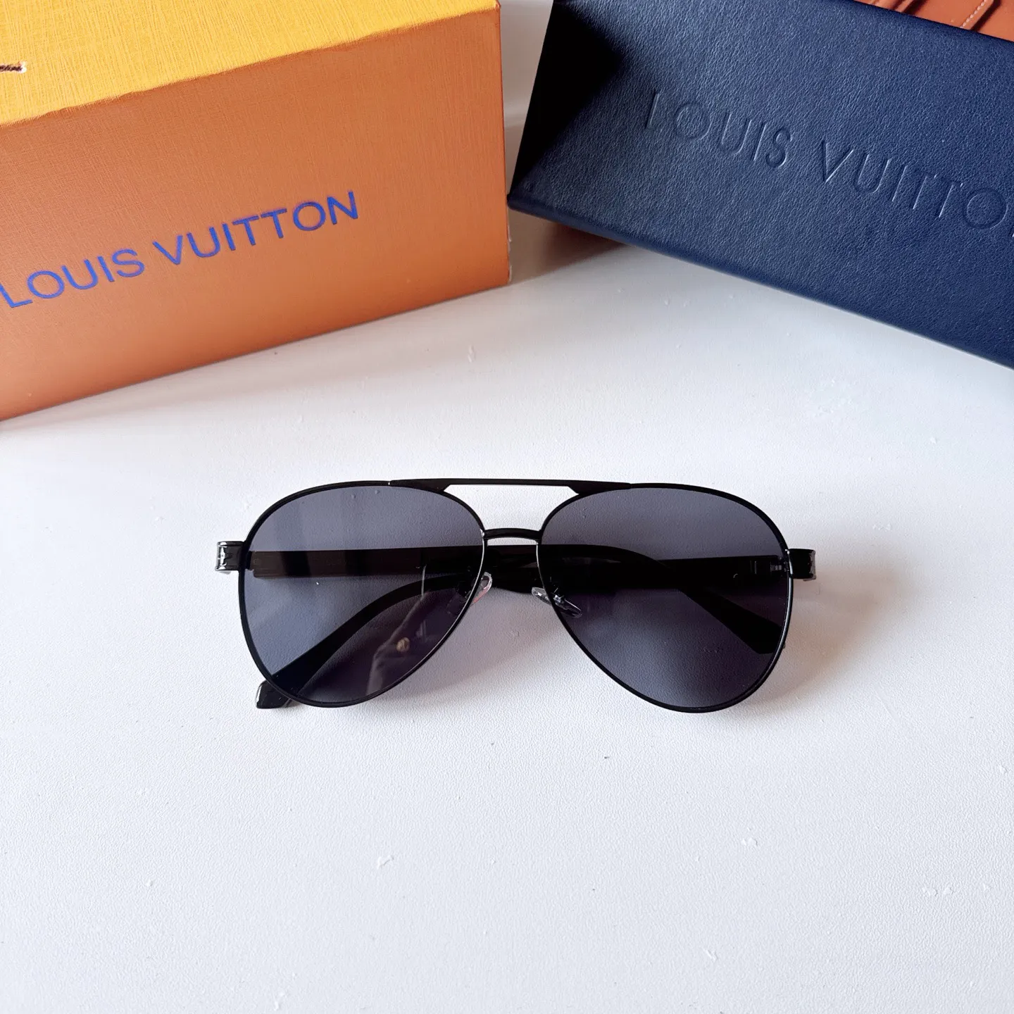 Louis Vuitton Square-Frame Sunglasses D21018576